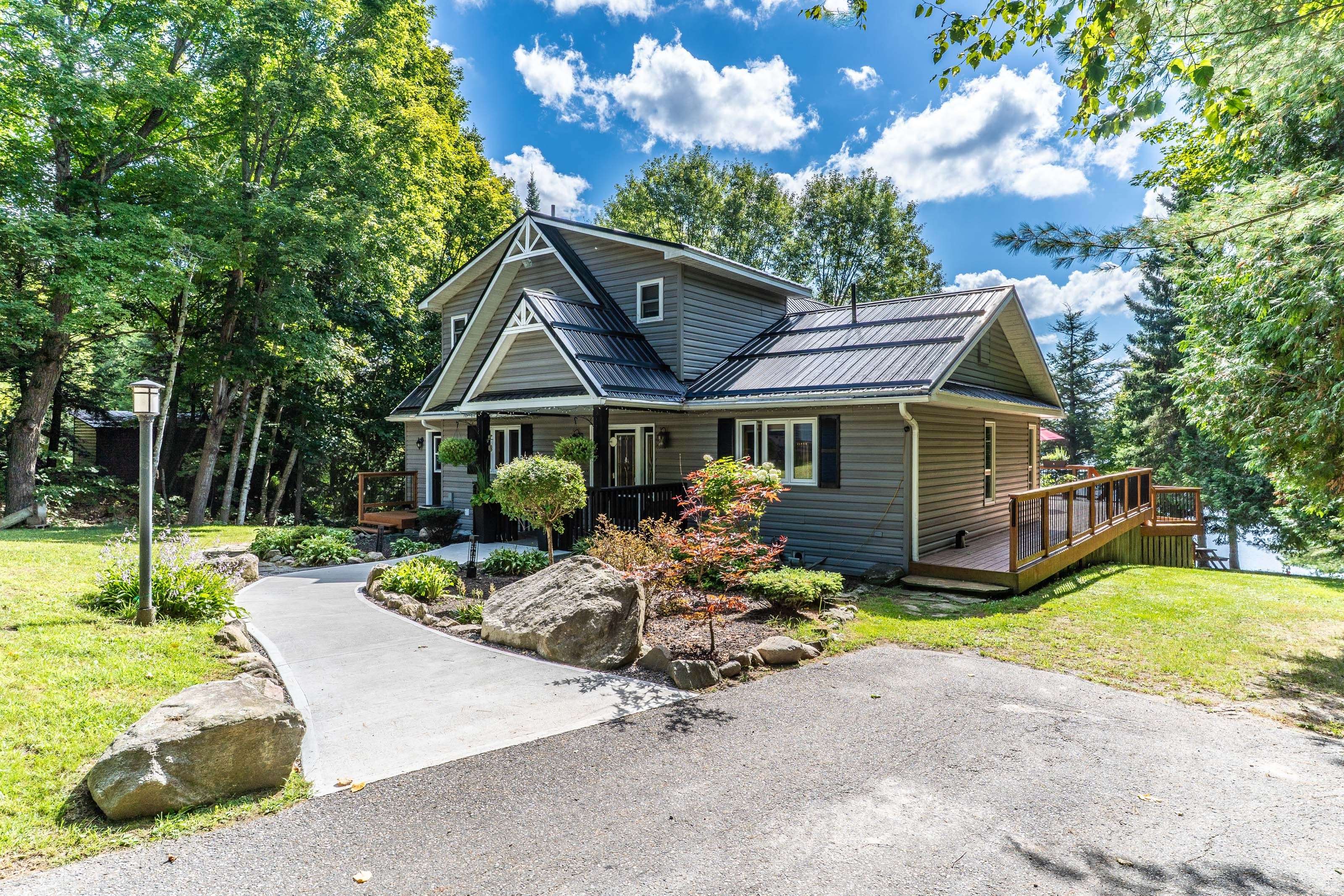 Muskoka Lakes, ON P0B 1M0,1023 Carlo Enterprise RD #16