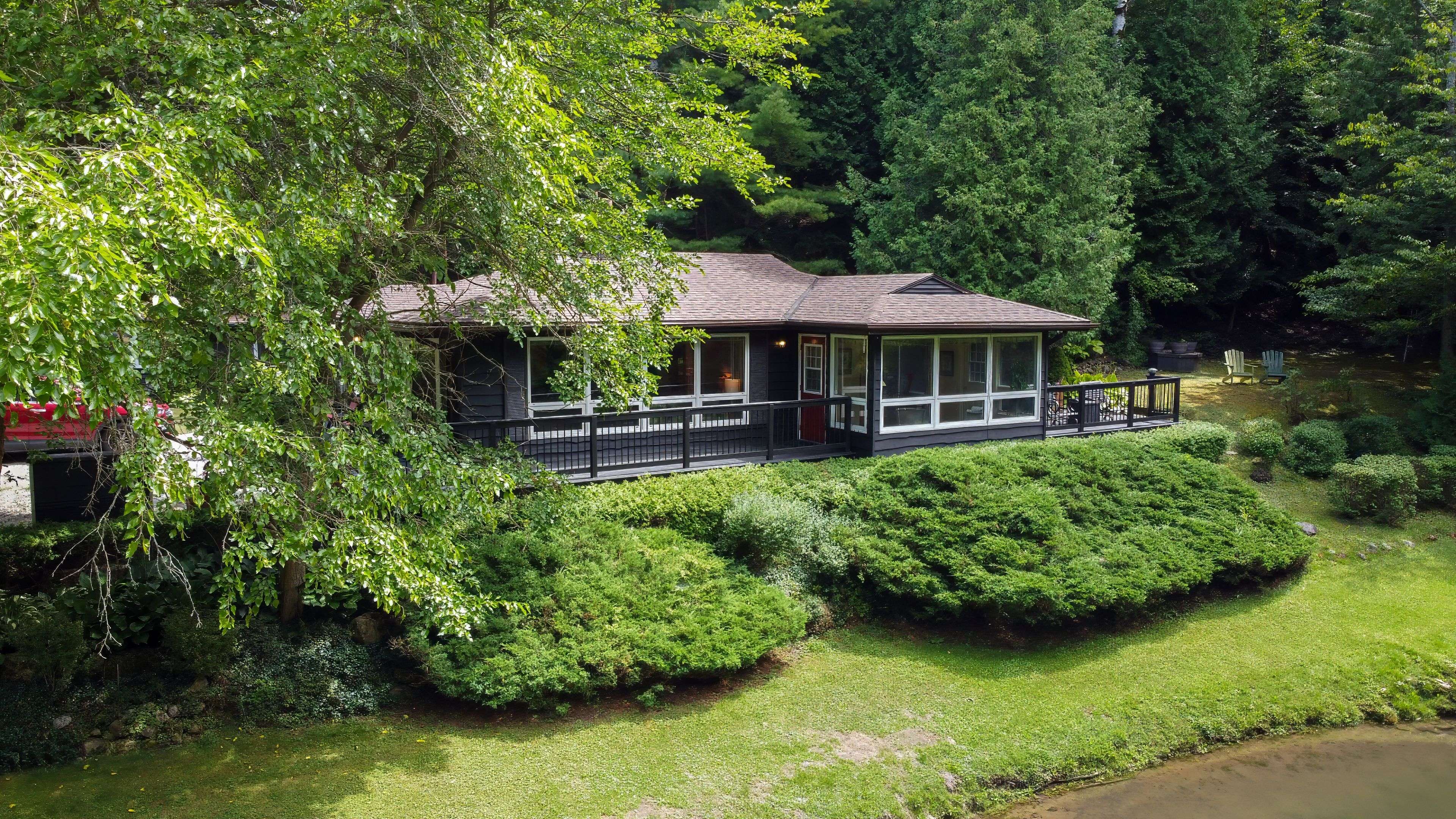 Mulmur, ON L9V 0E5,677303 Centre RD