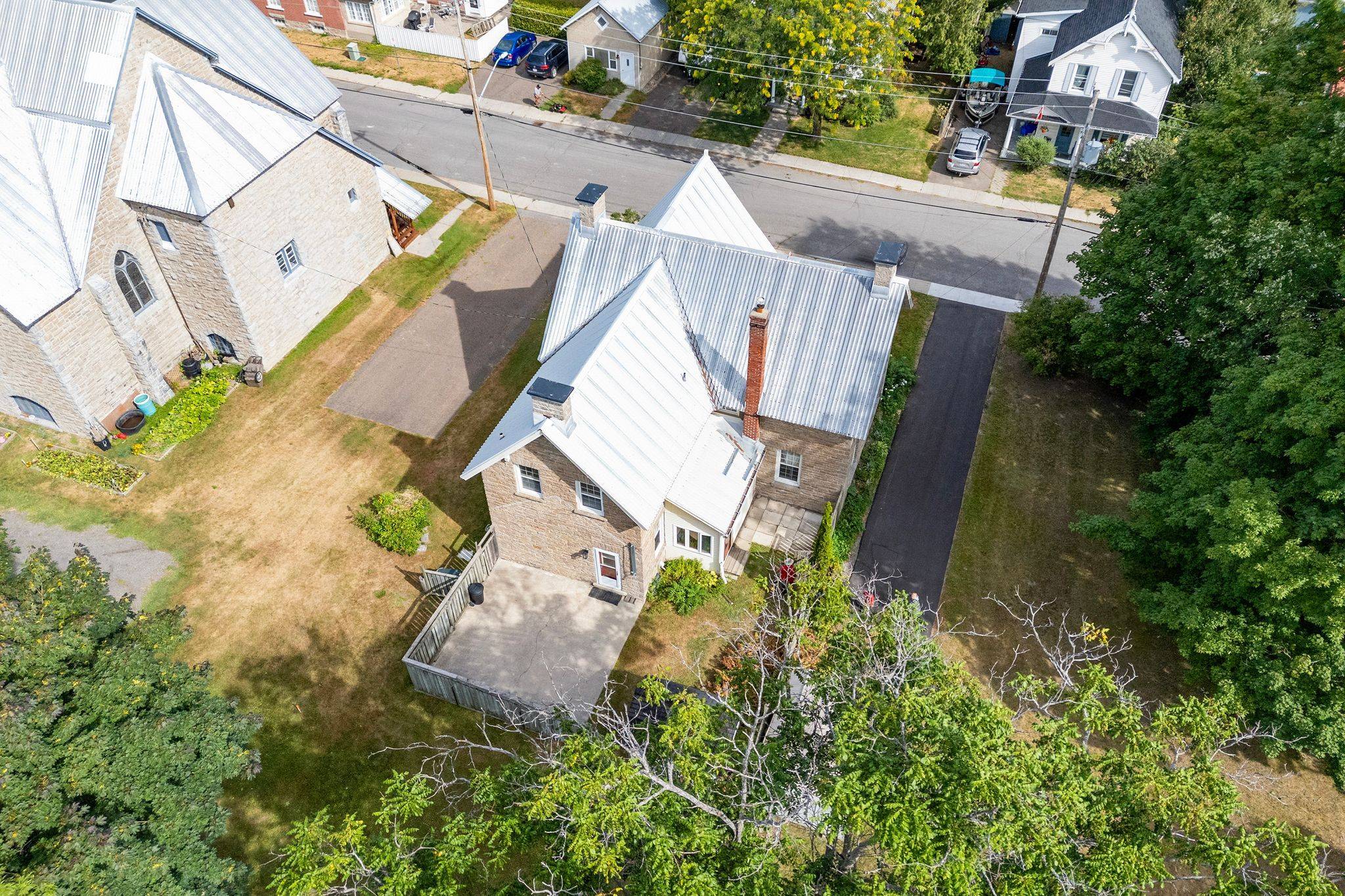 Arnprior, ON K7S 1W8,24 Ottawa ST