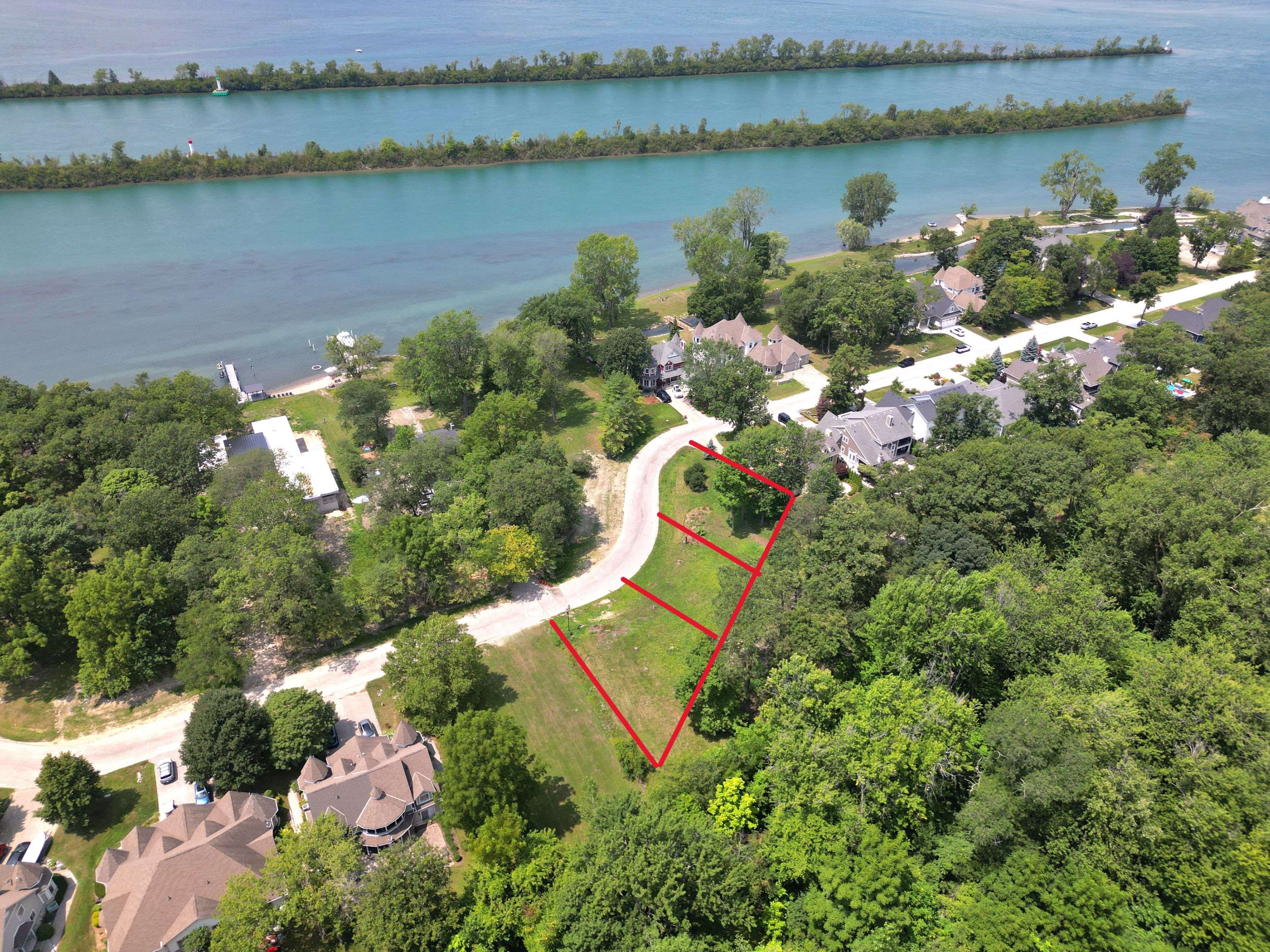 Amherstburg, ON N9V 4A6,257 Crystal Bay DR E