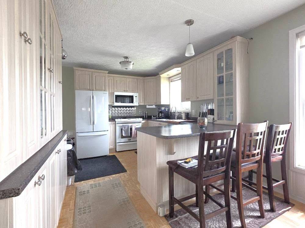 Fauquier-strickland, ON P0L 1G0,17 Gauthier ST