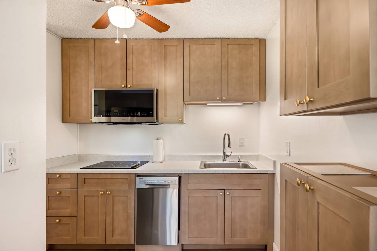 Lihue, HI 96766,3-3400 KUHIO HWY #C106