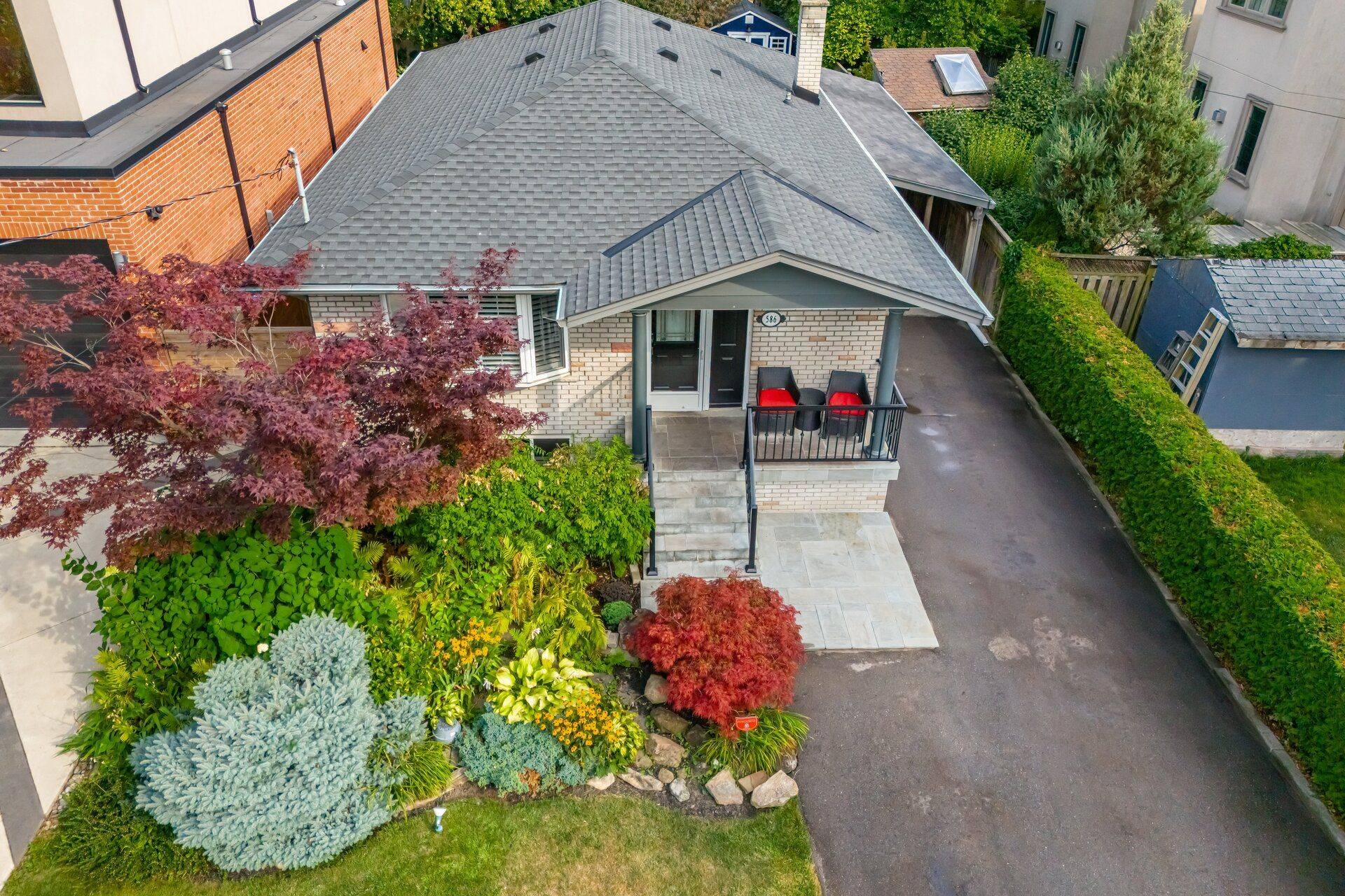 Mississauga, ON L5G 1P9,586 Curzon AVE