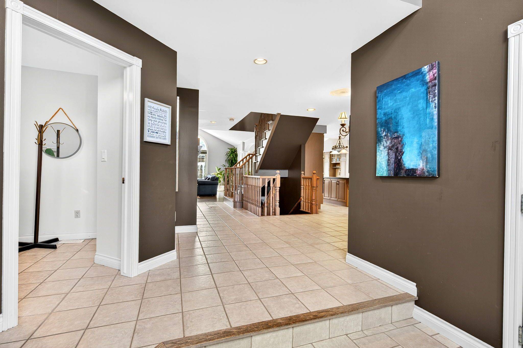 Hamilton, ON L9B 2T3,18 Konstantine CT