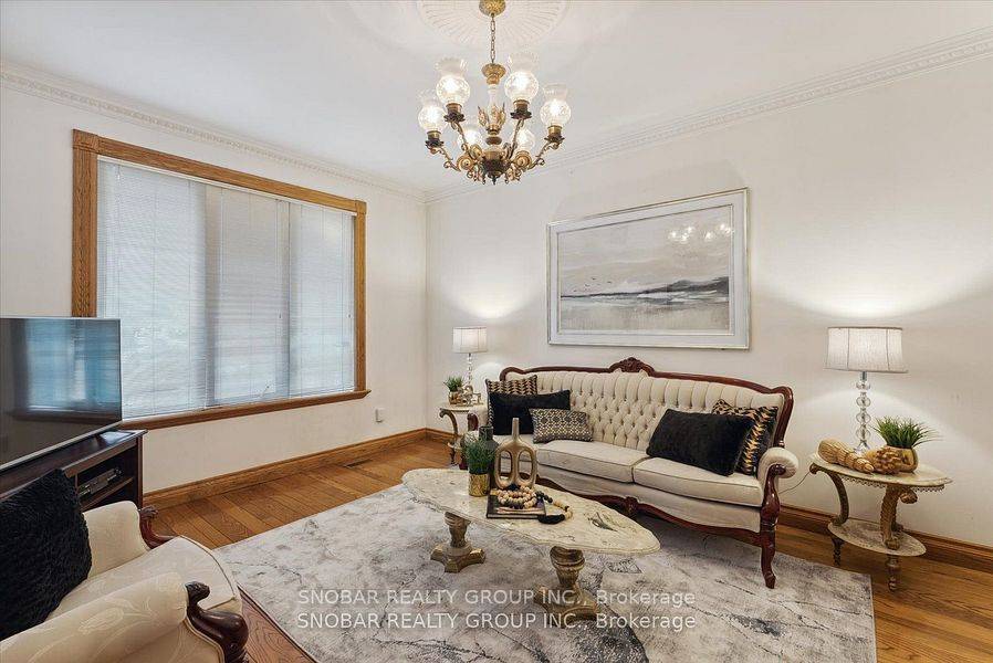 Toronto W09, ON M9P 1R7,5 Weston Wood RD