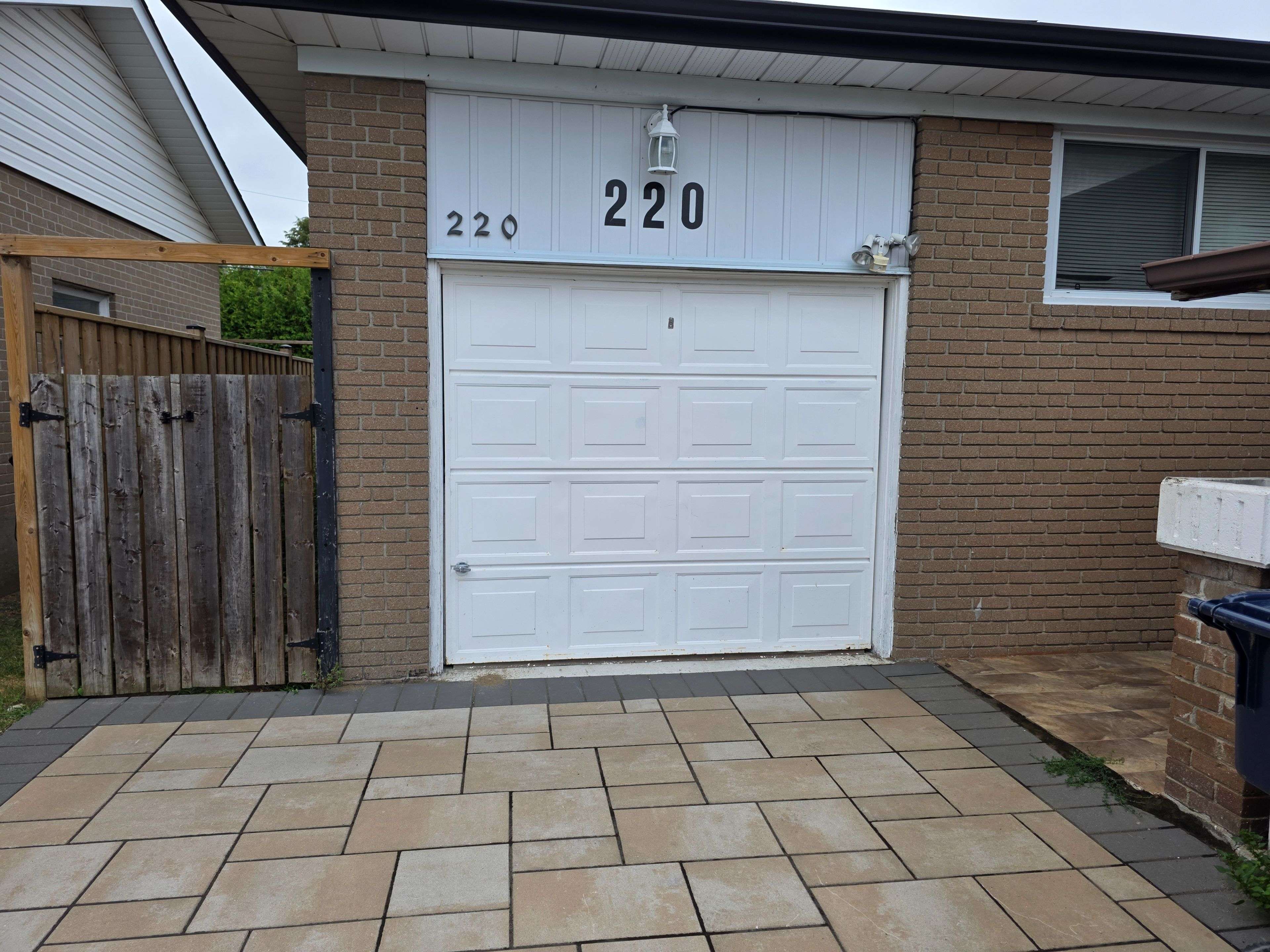 Toronto E08, ON M1E 1L7,220 Livingston RD