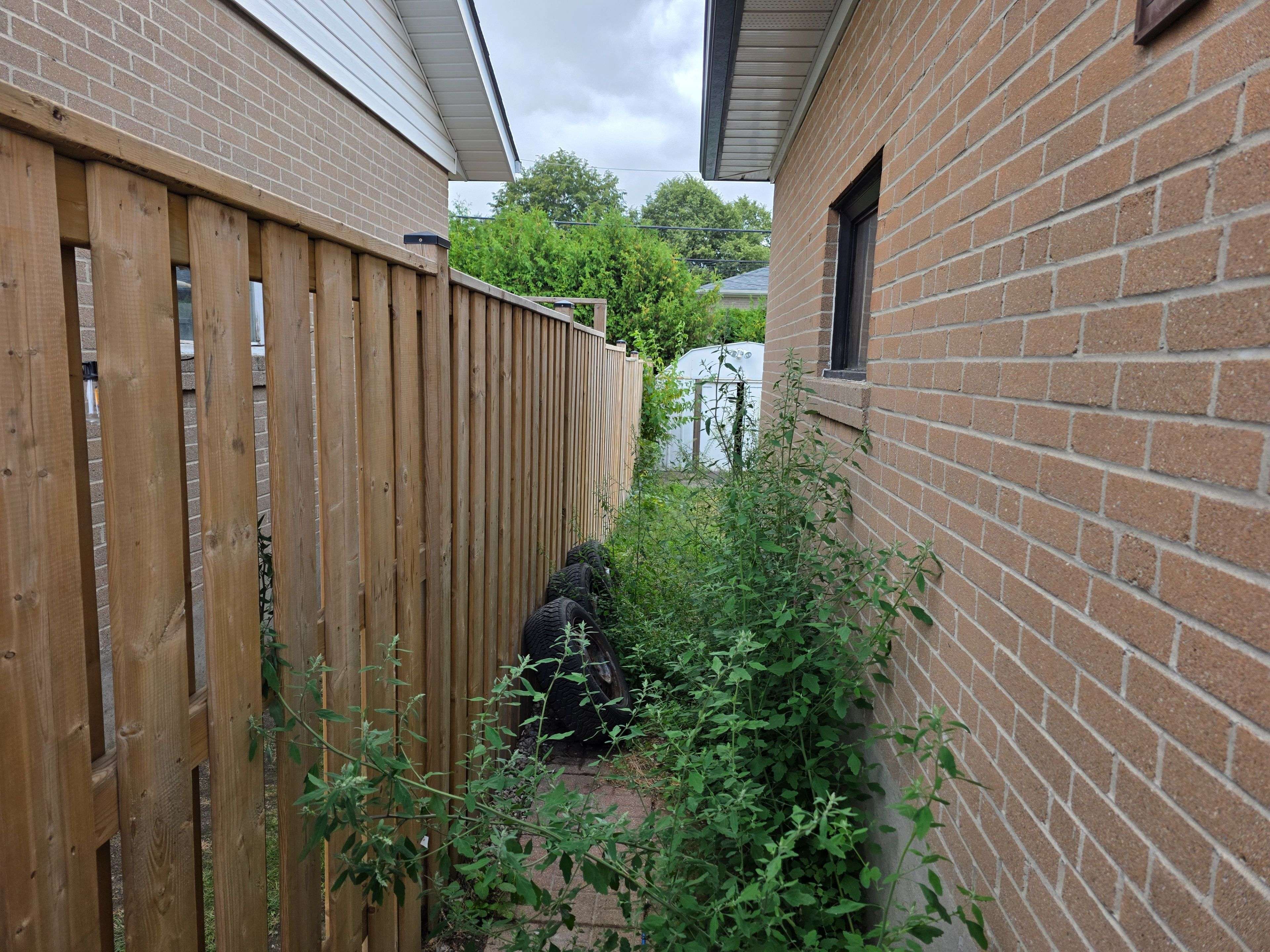 Toronto E08, ON M1E 1L7,220 Livingston RD