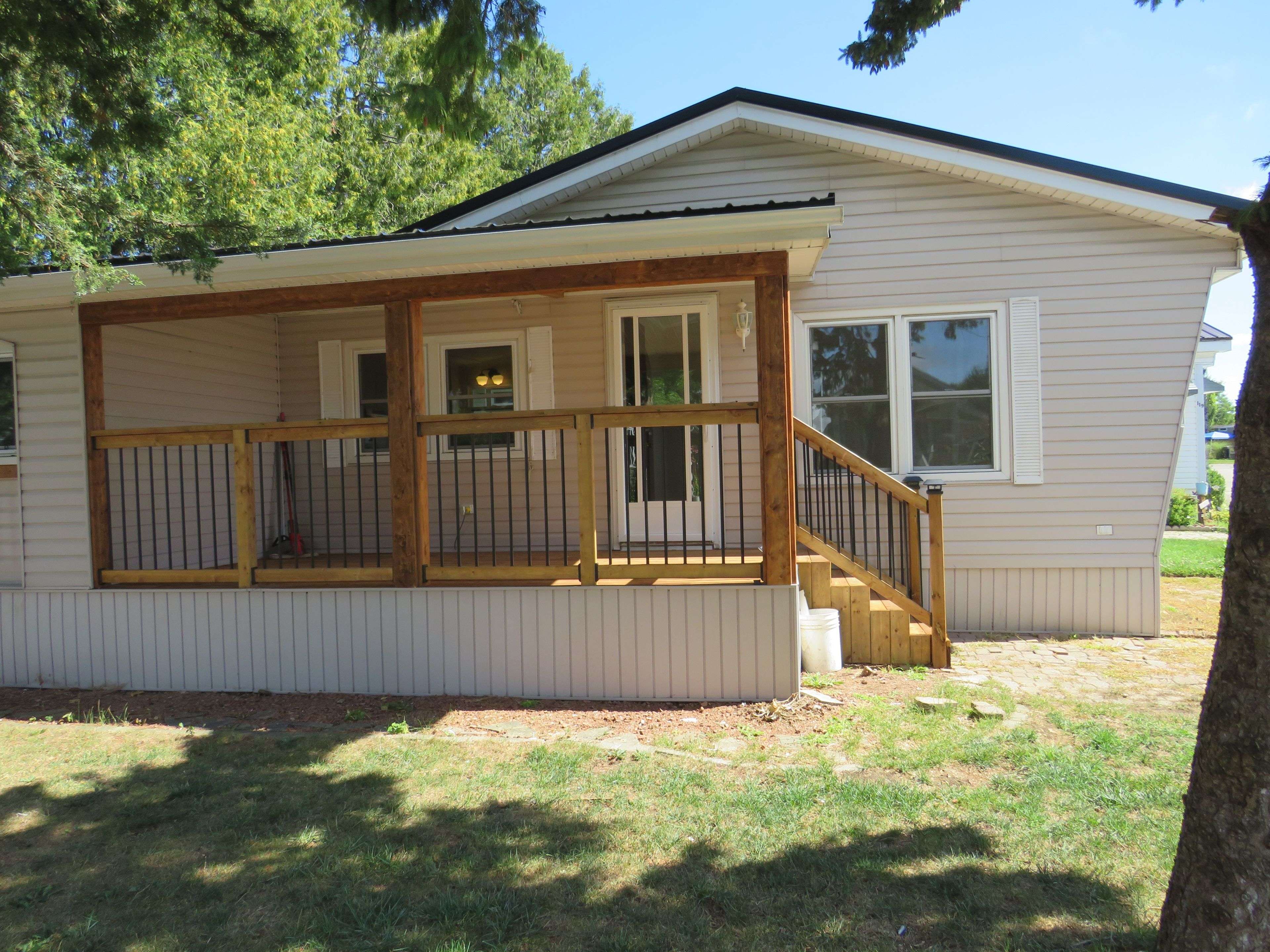 London East, ON N5V 1H3,2189 Dundas ST E #120