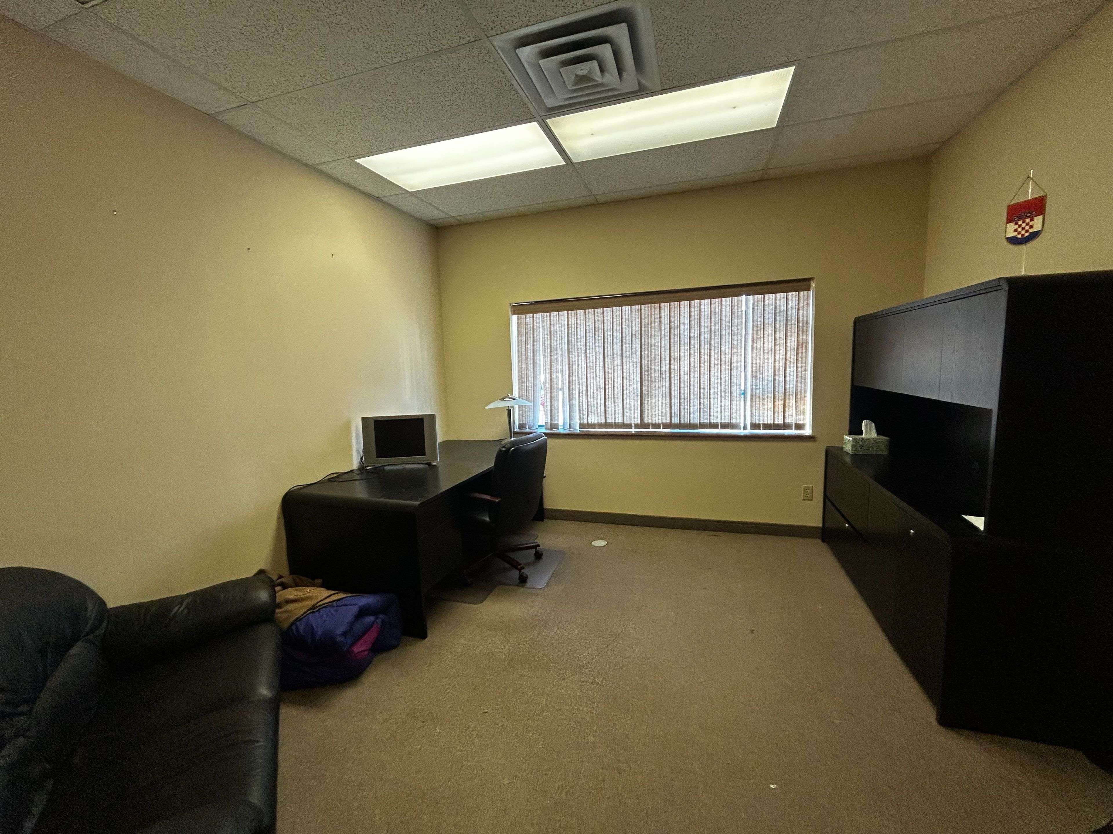 Mississauga, ON L4X 2E9,3045 Southcreek RD ##1