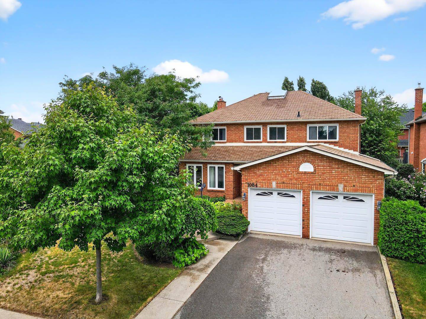 1084 Grandeur CRES, Oakville, ON L6H 4B4