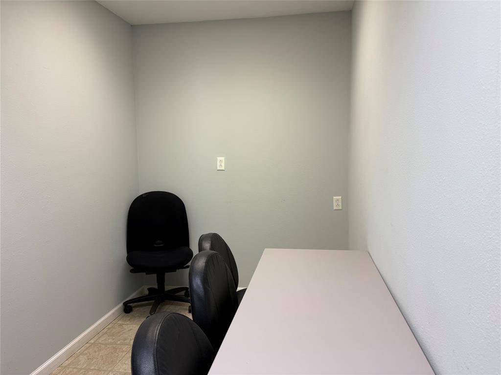 Vivian, LA 71082,125 E Louisiana Avenue