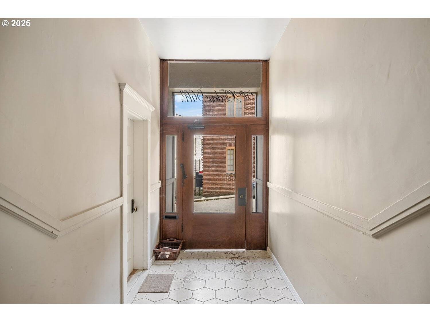 Portland, OR 97205,839 SW GREEN AVE