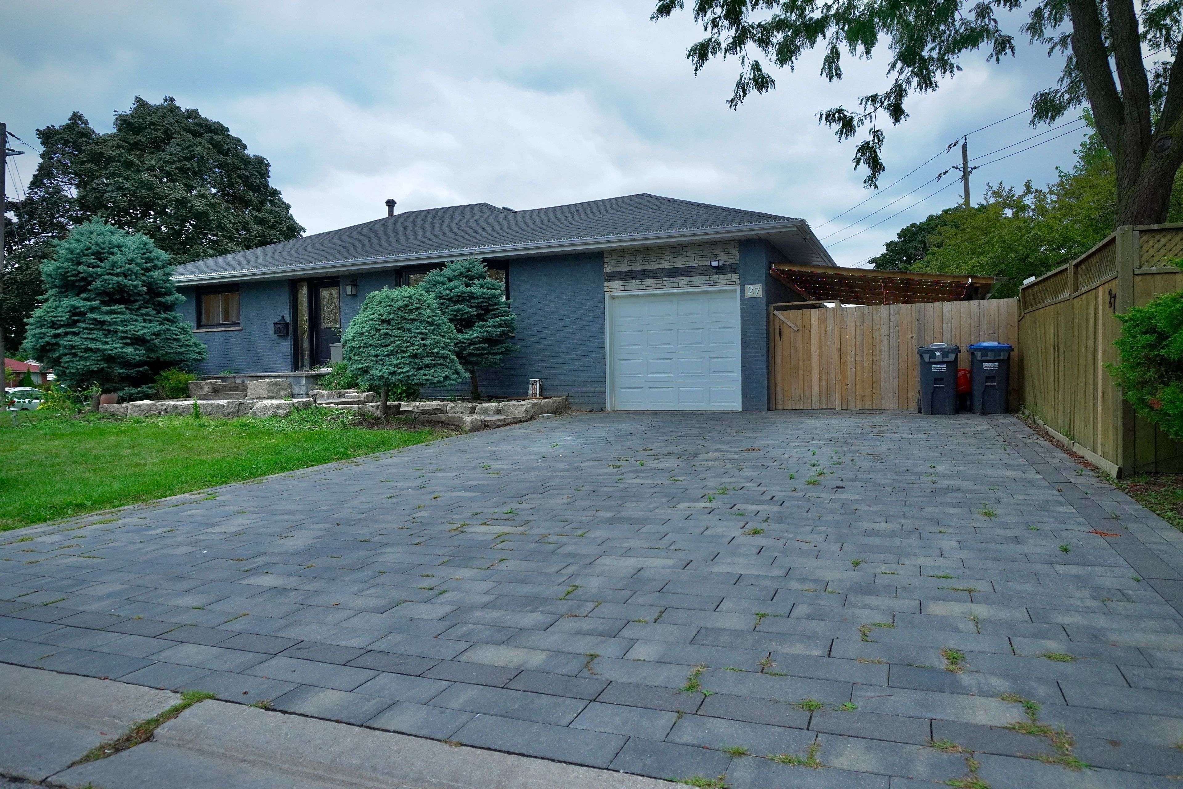 Mississauga, ON L5N 2P7,27 Matlock AVE