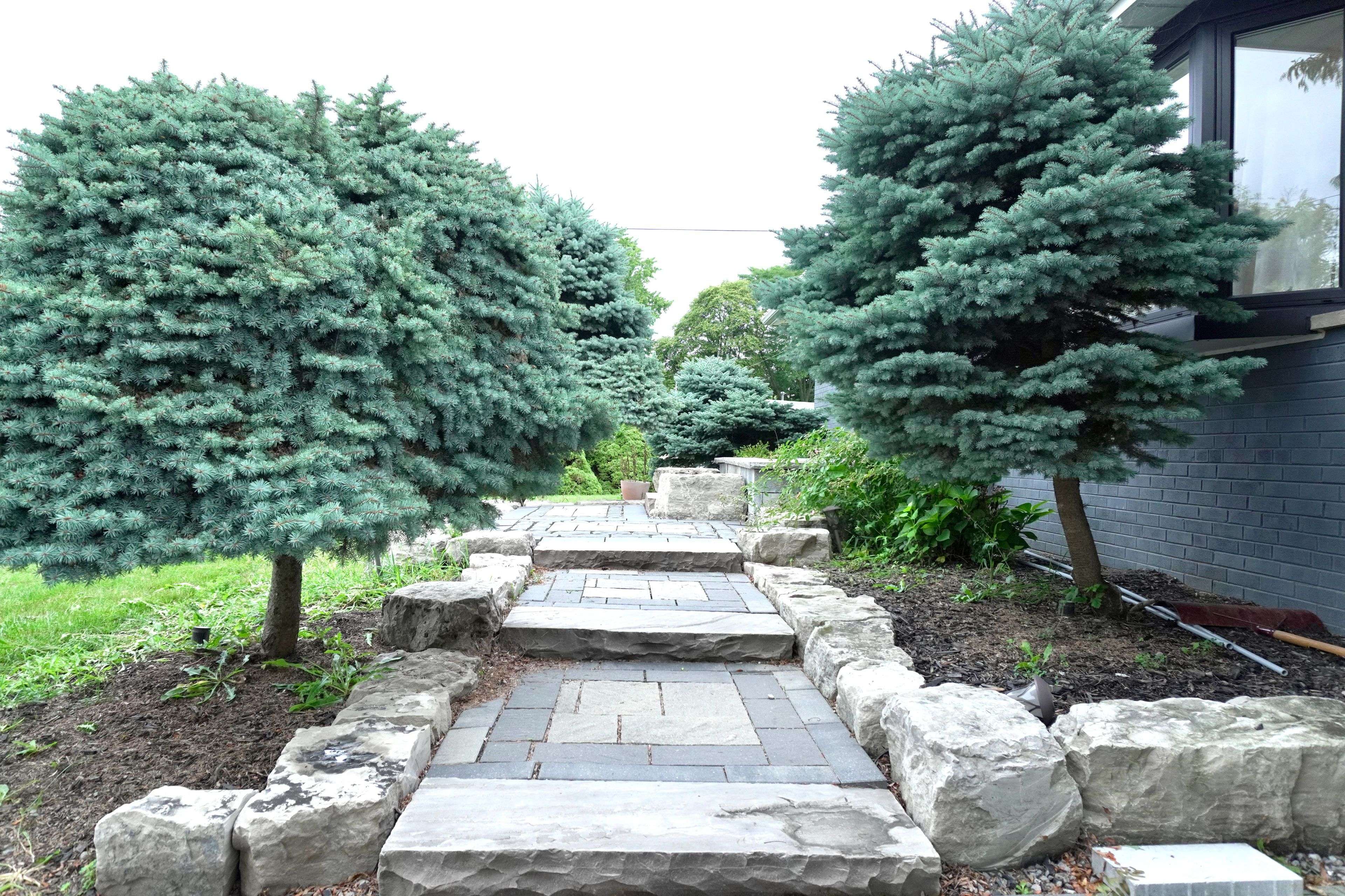 Mississauga, ON L5N 2P7,27 Matlock AVE