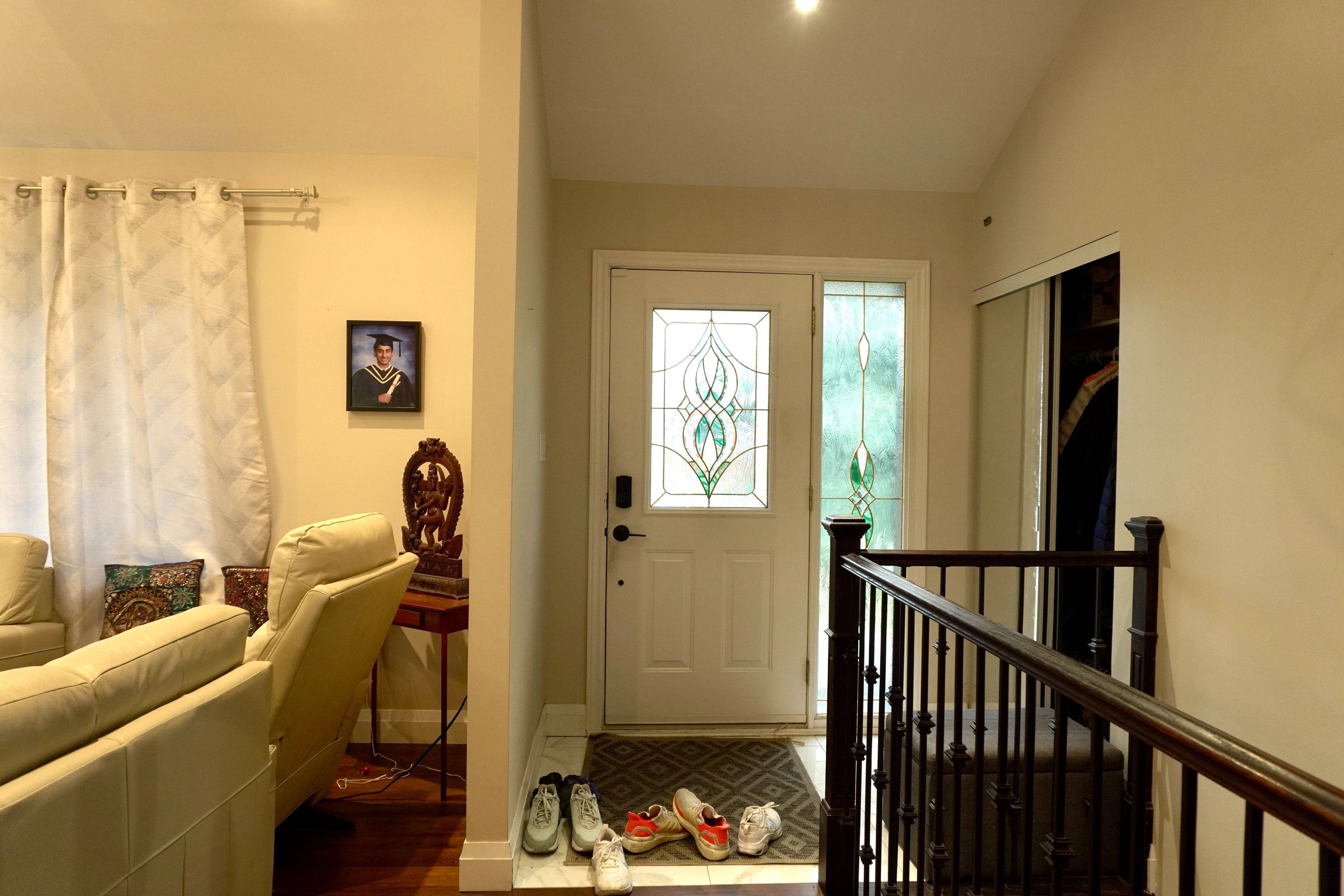 Mississauga, ON L5N 2P7,27 Matlock AVE