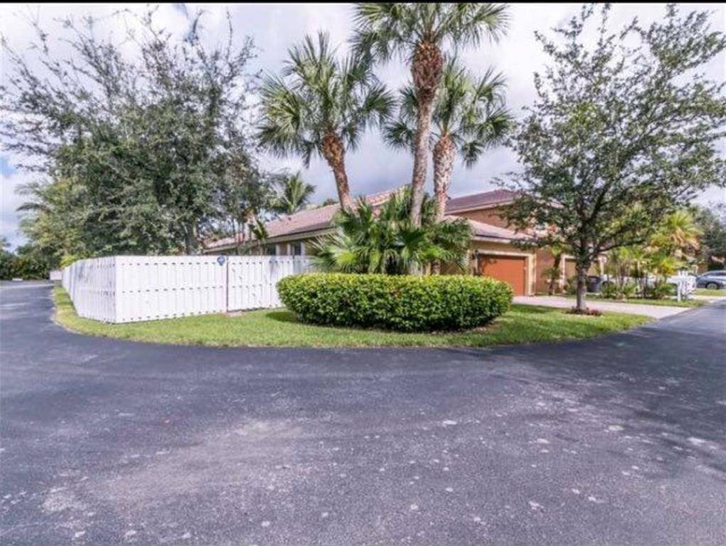 Fort Lauderdale, FL 33312,5292 SW 38th Ave