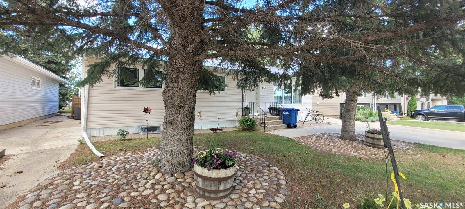 Assiniboia, SK S0H 0B0,105 Assiniboia AVENUE