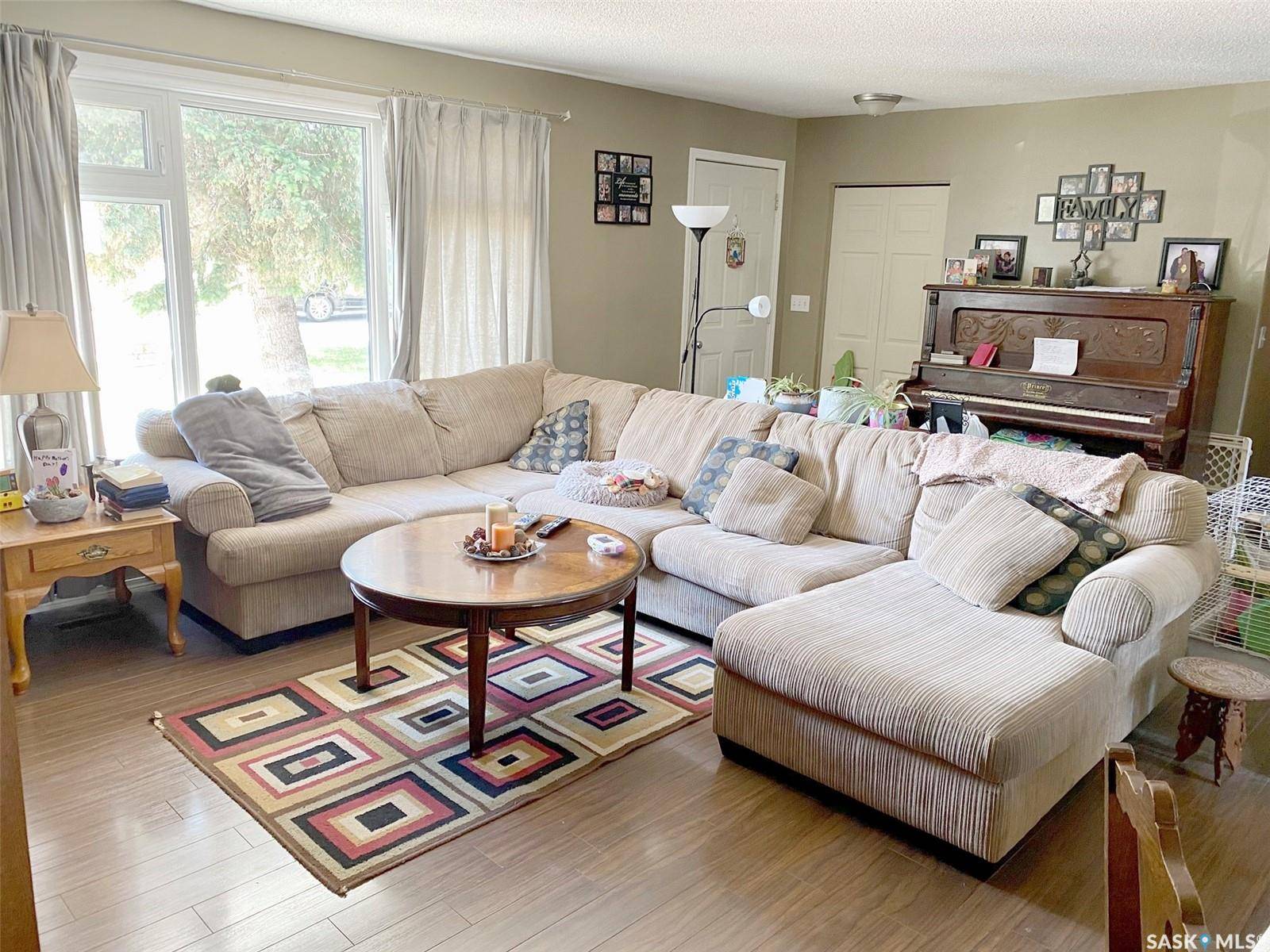 Assiniboia, SK S0H 0B0,105 Assiniboia AVENUE