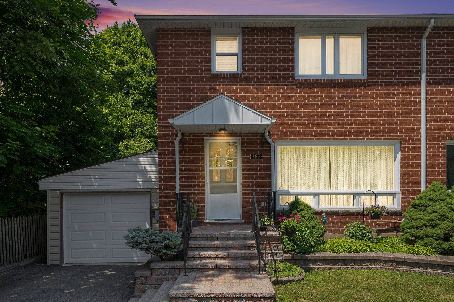 Carlingwood - Westboro And Area, ON K2A 0J5,367 Ravenhill AVE