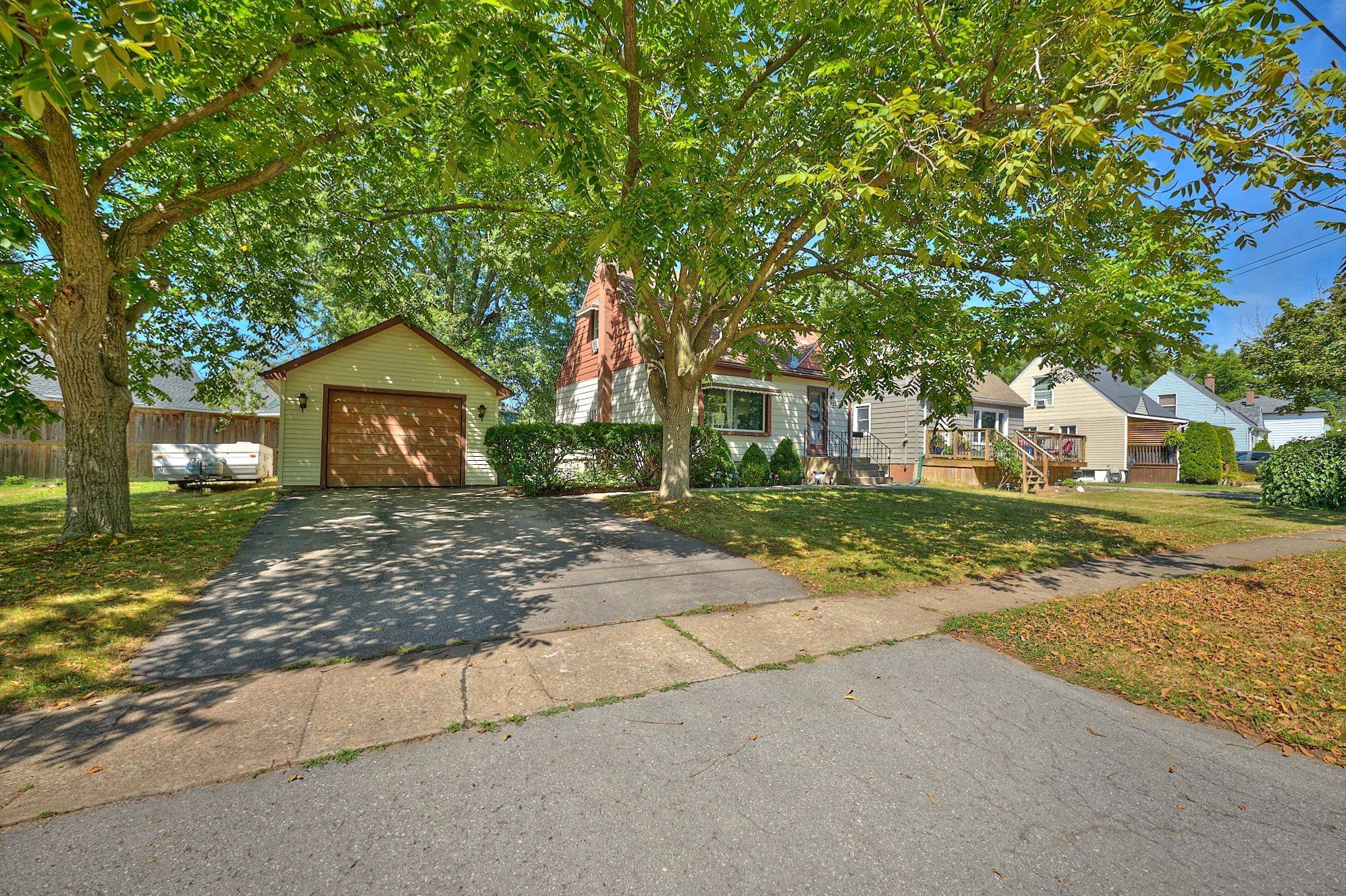 Niagara Falls, ON L2G 1G2,7221 Windsor CRES