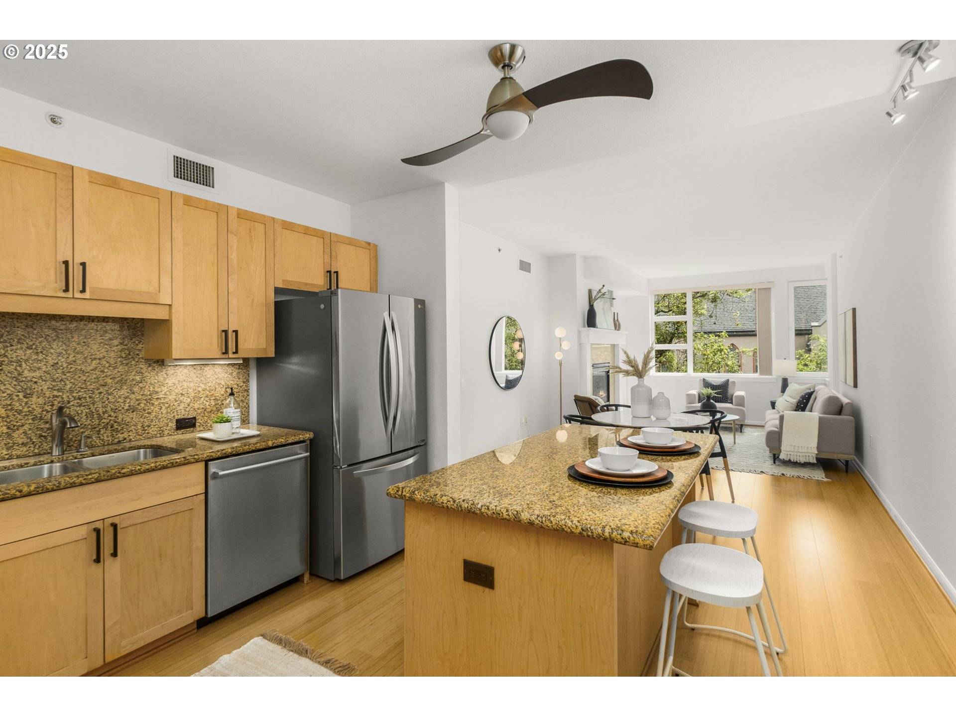 Portland, OR 97232,1620 NE BROADWAY ST #232