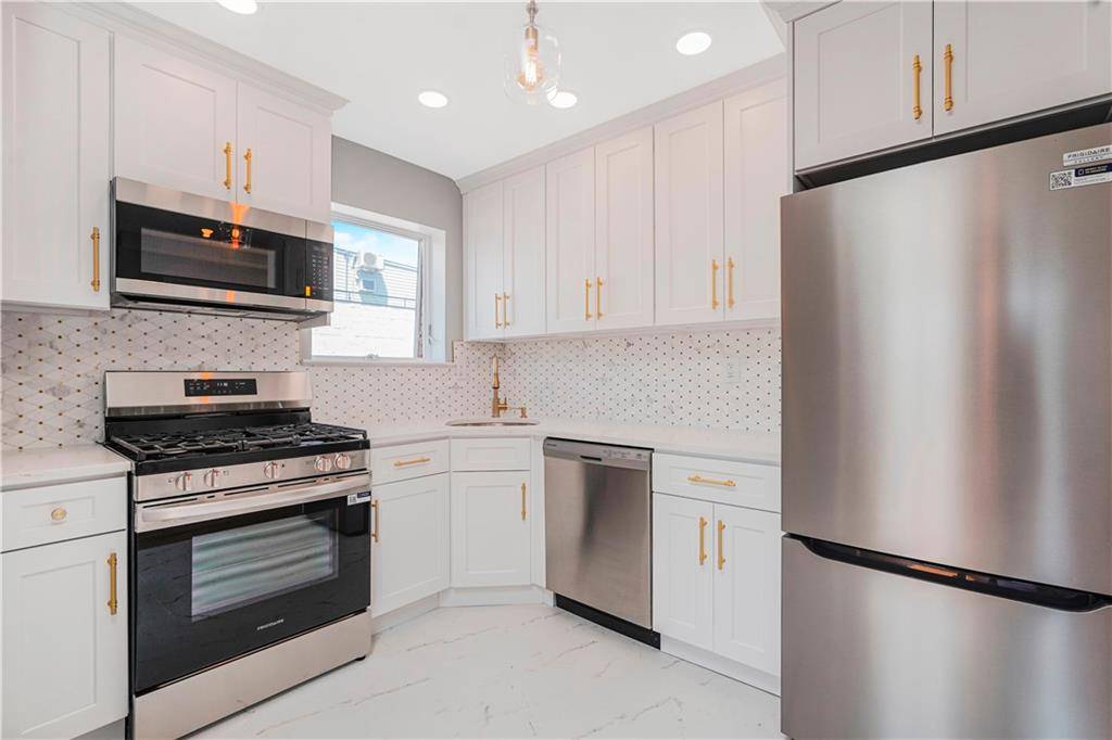 Brooklyn, NY 11235,3105 Emmons AVE #1C