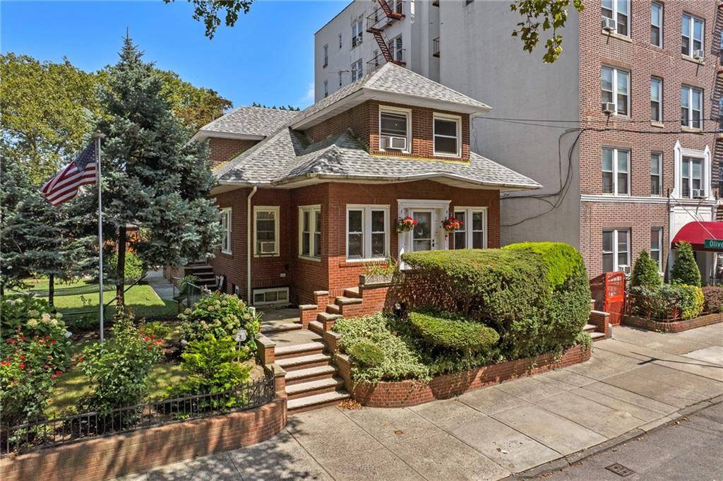 Brooklyn, NY 11209,13 Marine AVE