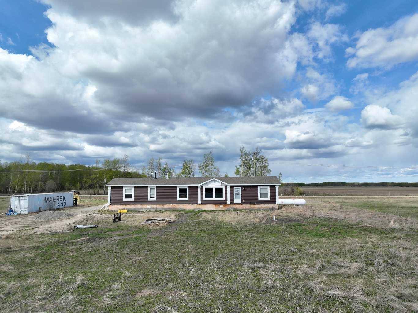 Hythe, AB T0H2C0,735005 Range Road 114