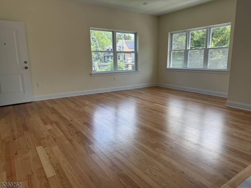 Newark City, NJ 07106,89-91 B W End Ave #2