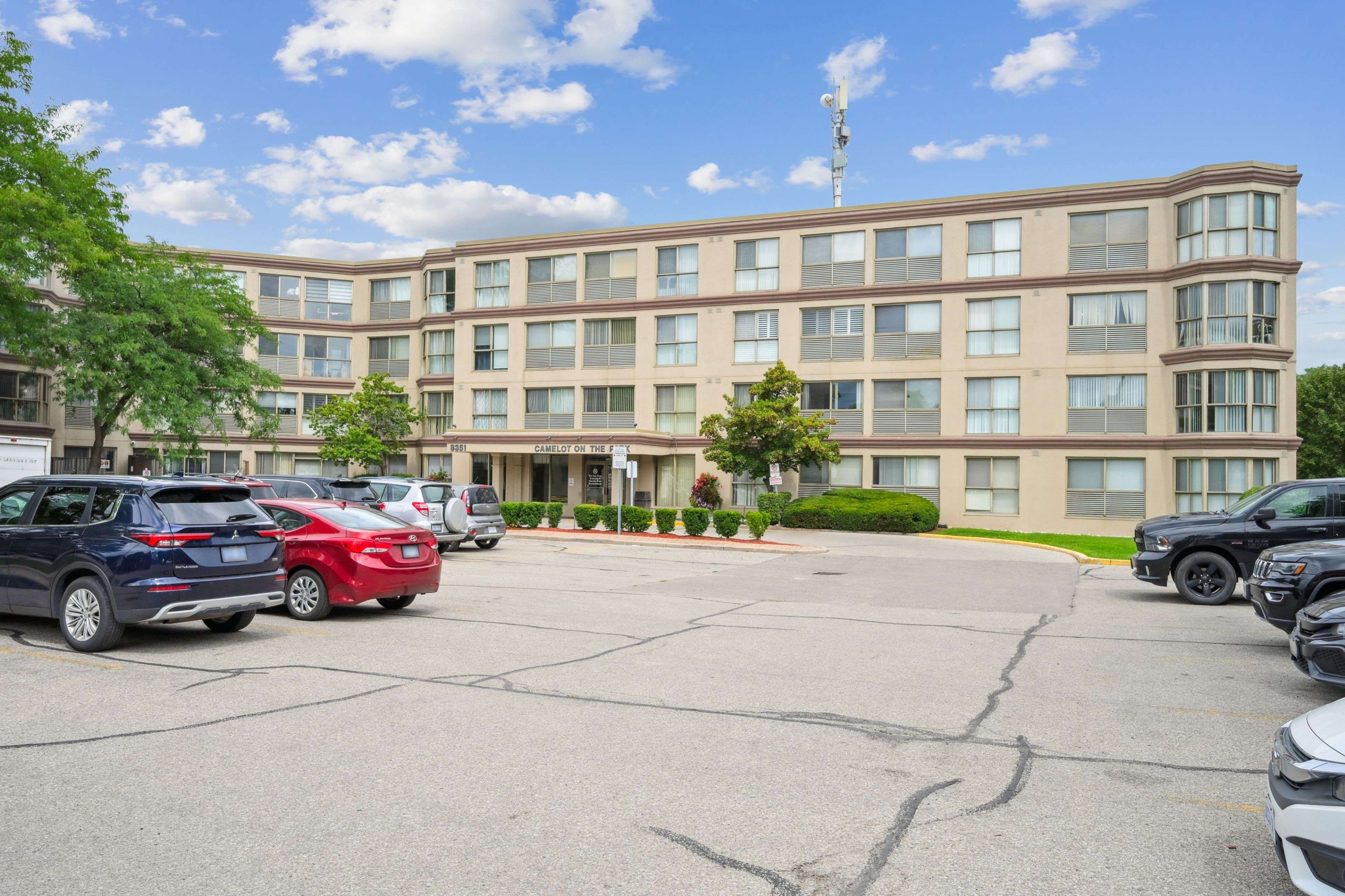 Brampton, ON L6Y 4H8,8351 McLaughlin RD S #241