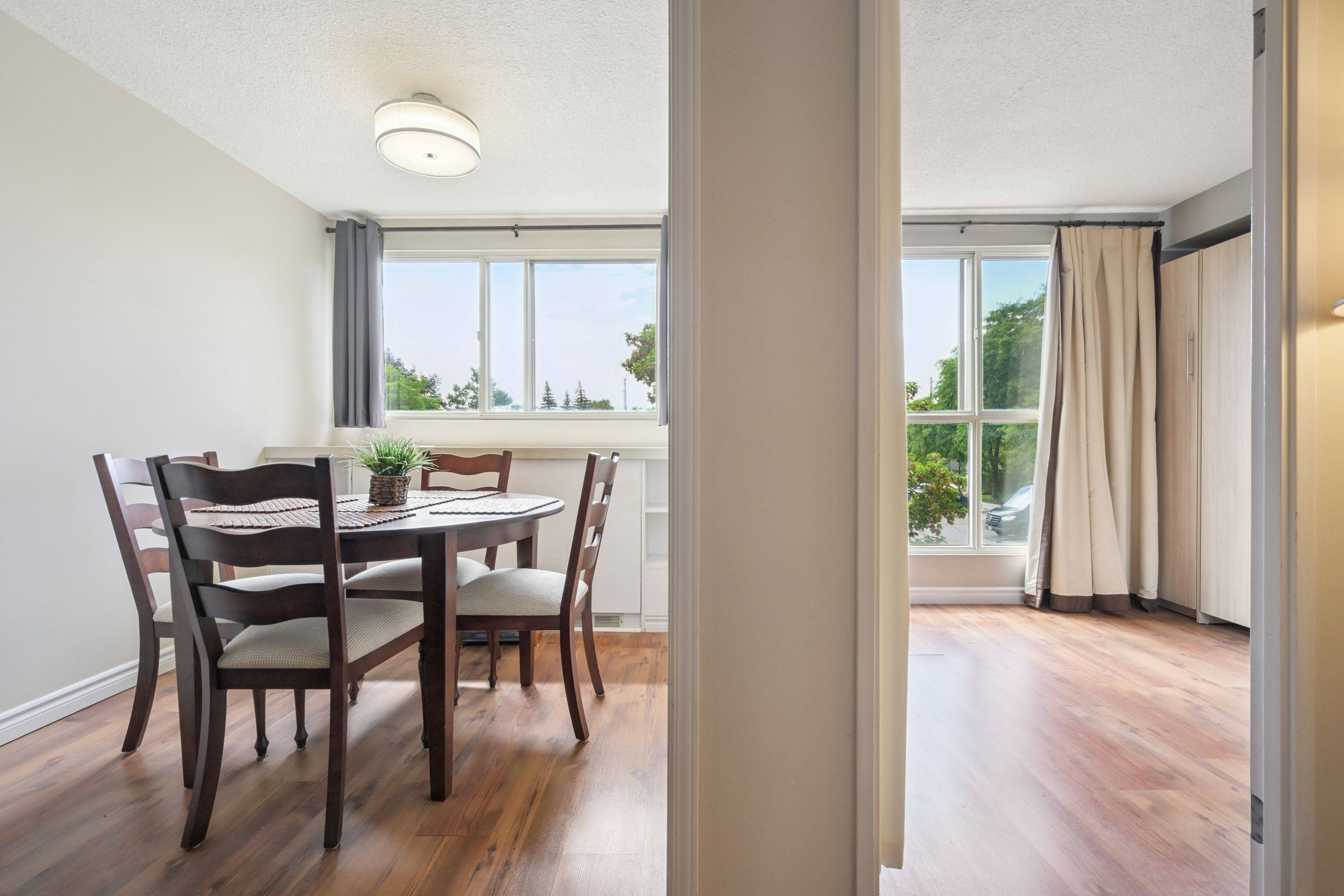 Brampton, ON L6Y 4H8,8351 McLaughlin RD S #241