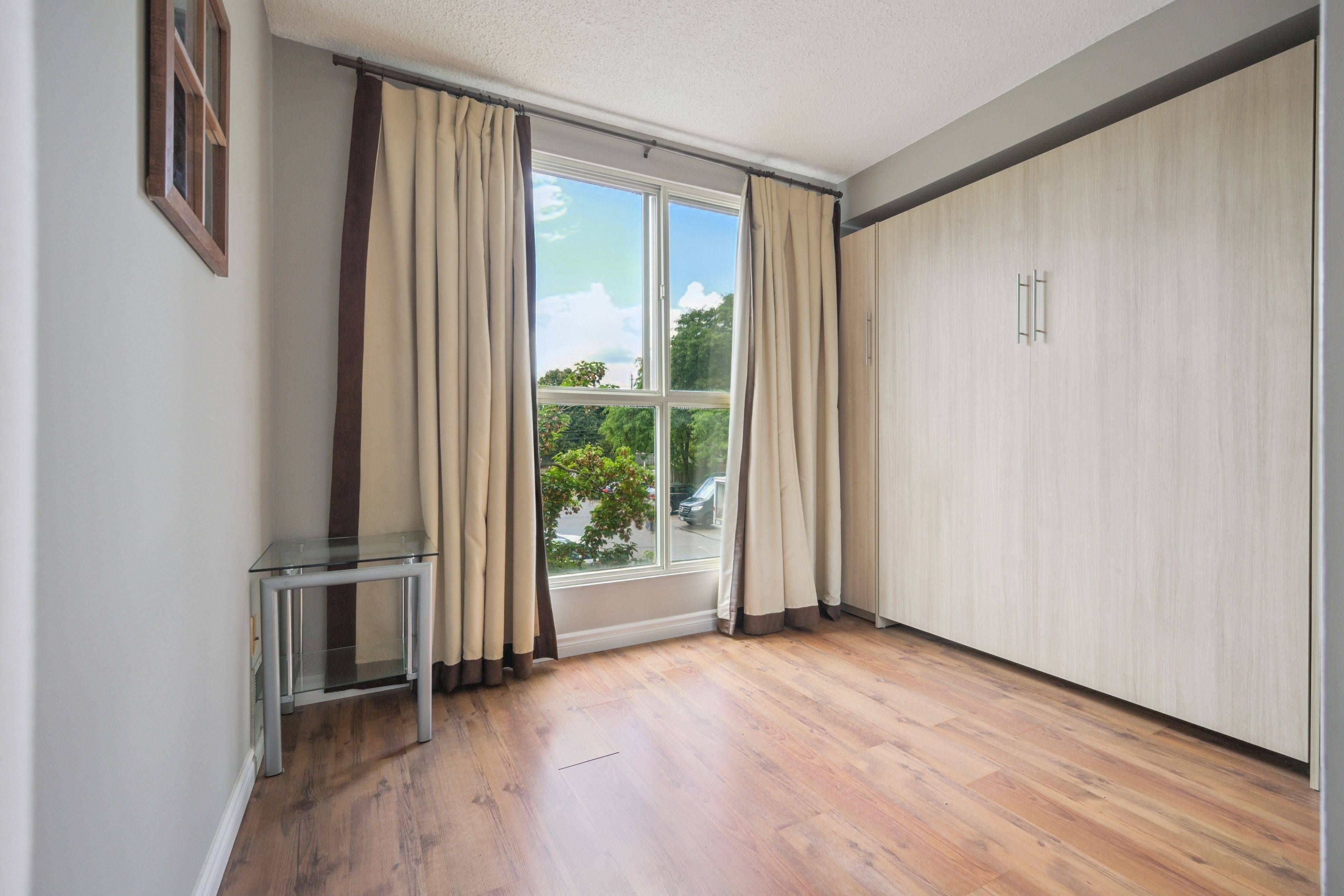 Brampton, ON L6Y 4H8,8351 McLaughlin RD S #241