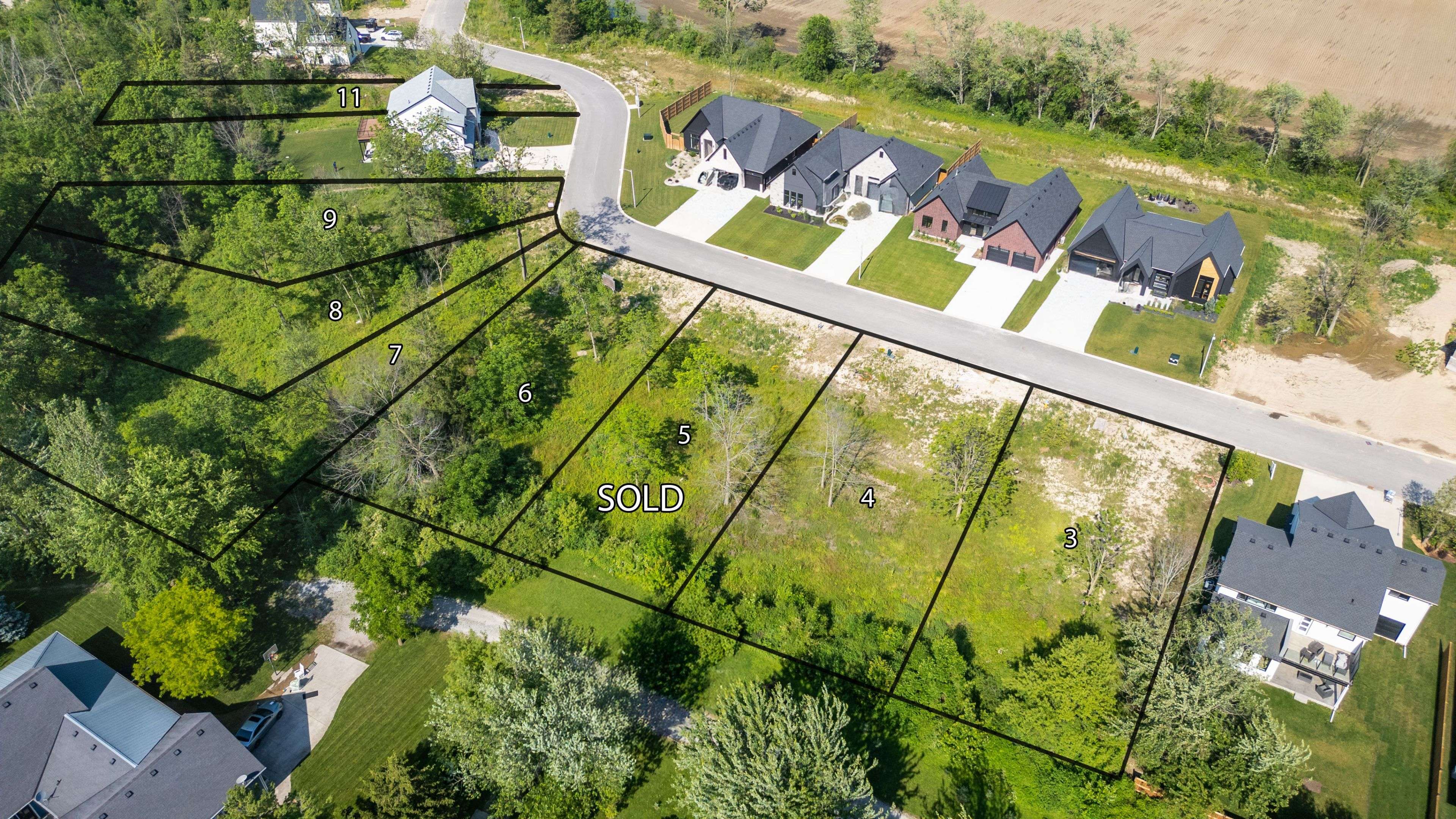 7073 Blue Coast HTS, Plympton-wyoming, ON N0N 1E0