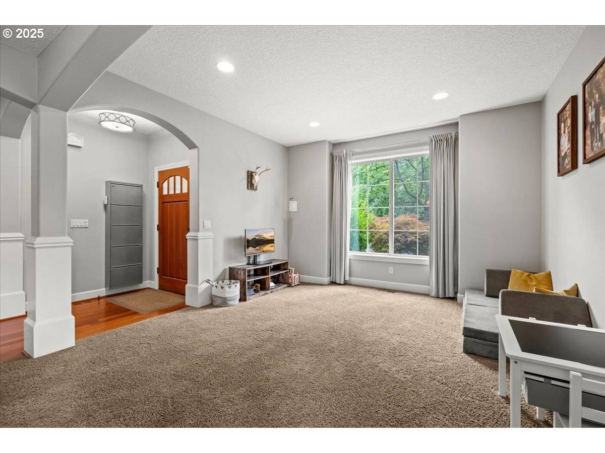 1315 BEGONIA AVE, Forest Grove, OR 97116