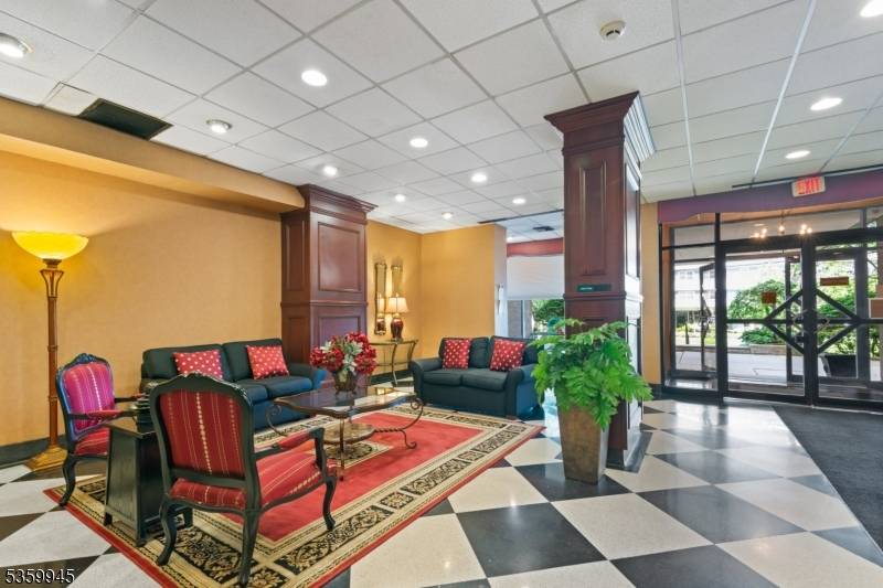 Hackensack City, NJ 07601,277 Prospect Ave #8D
