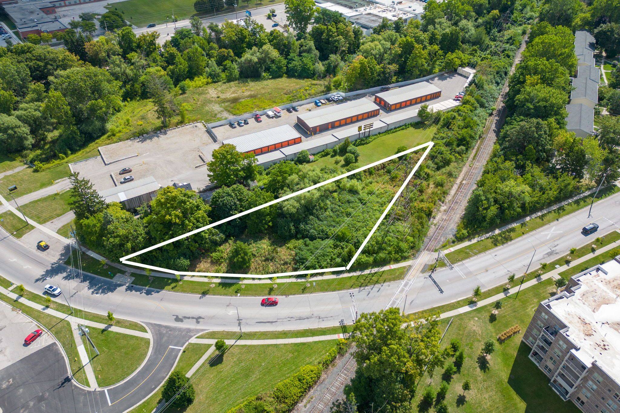 London South, ON N5Z 2Y7,121 Thompson RD