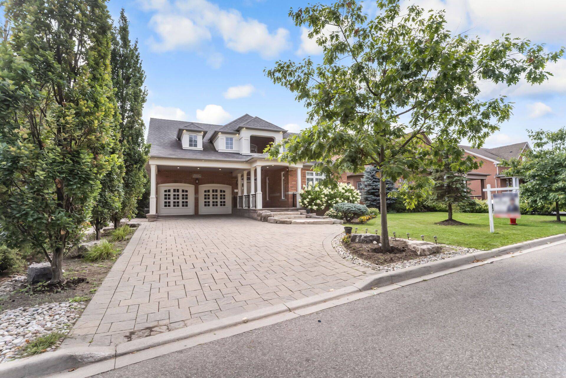 Brampton, ON L6Y 5K8,1587 Hallstone RD