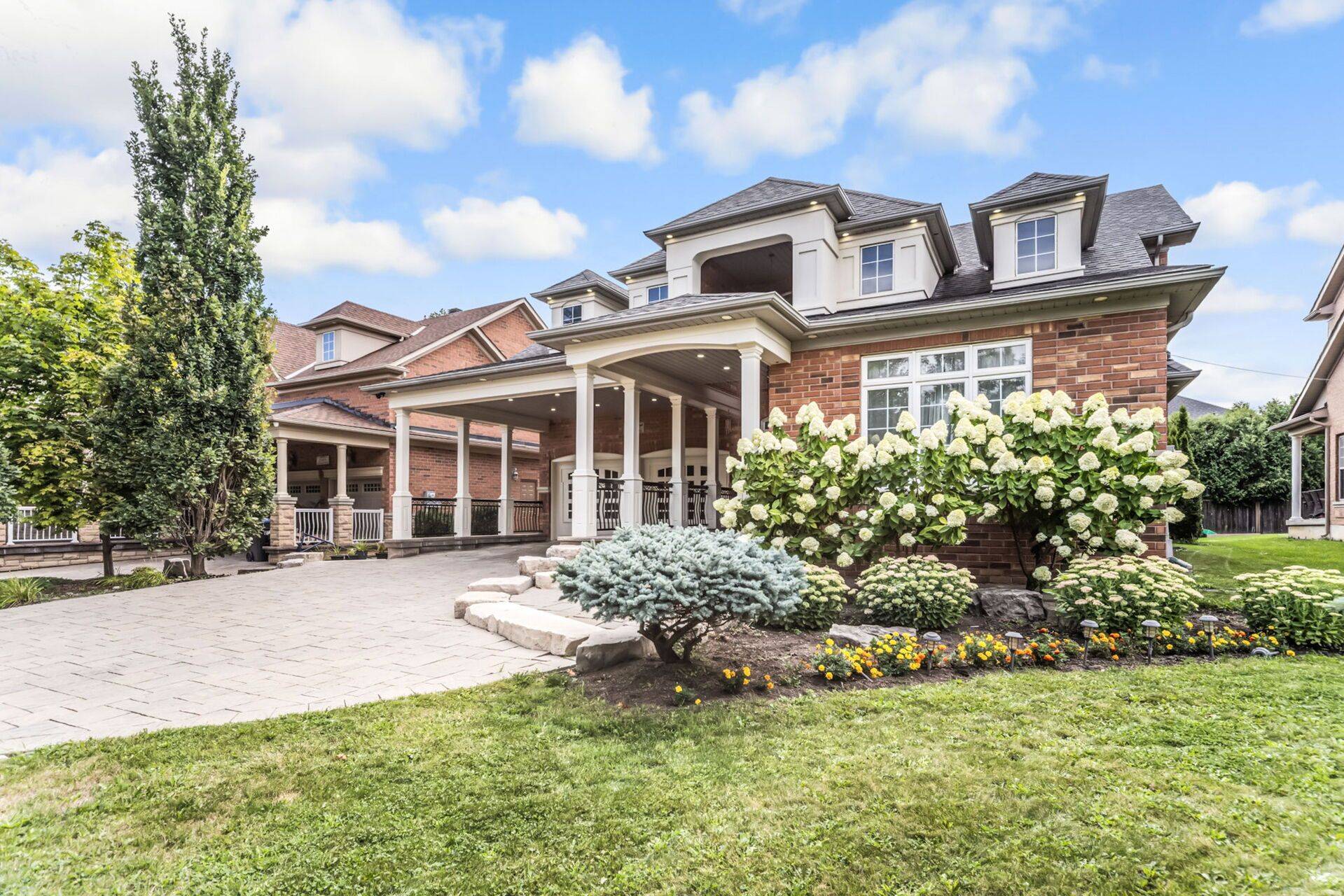 Brampton, ON L6Y 5K8,1587 Hallstone RD