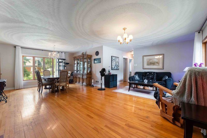 Britannia Heights - Queensway Terrace N And Area, ON K2B 5S5,878 Ivanhoe AVE