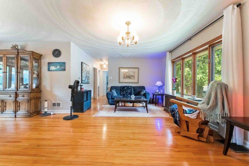 Britannia Heights - Queensway Terrace N And Area, ON K2B 5S5,878 Ivanhoe AVE