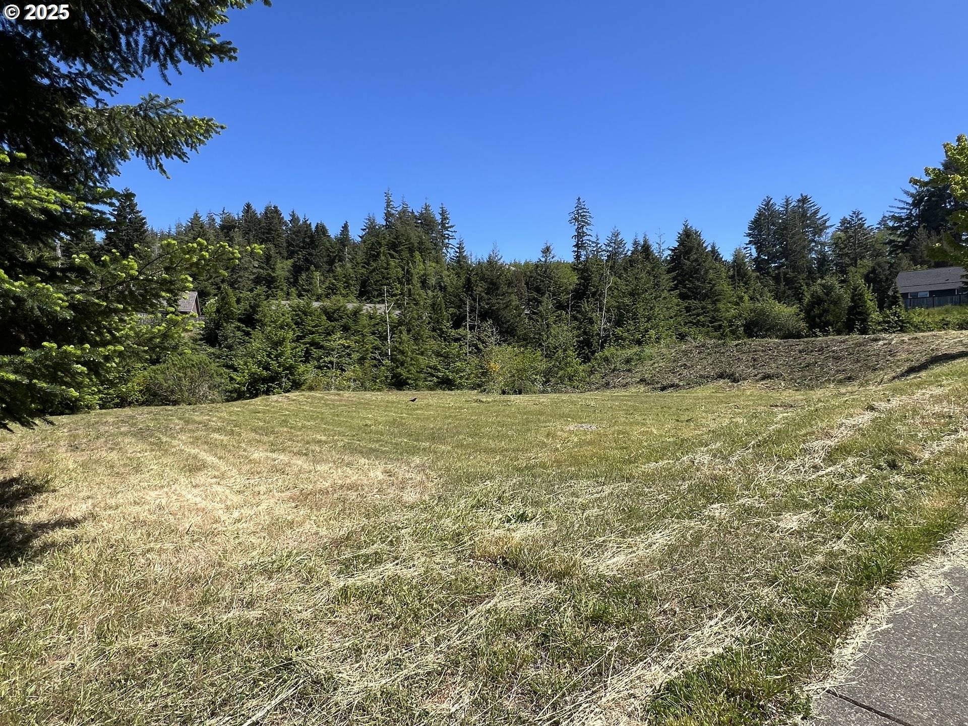 Coos Bay, OR 97420,2249 Timberline Dr. ##24