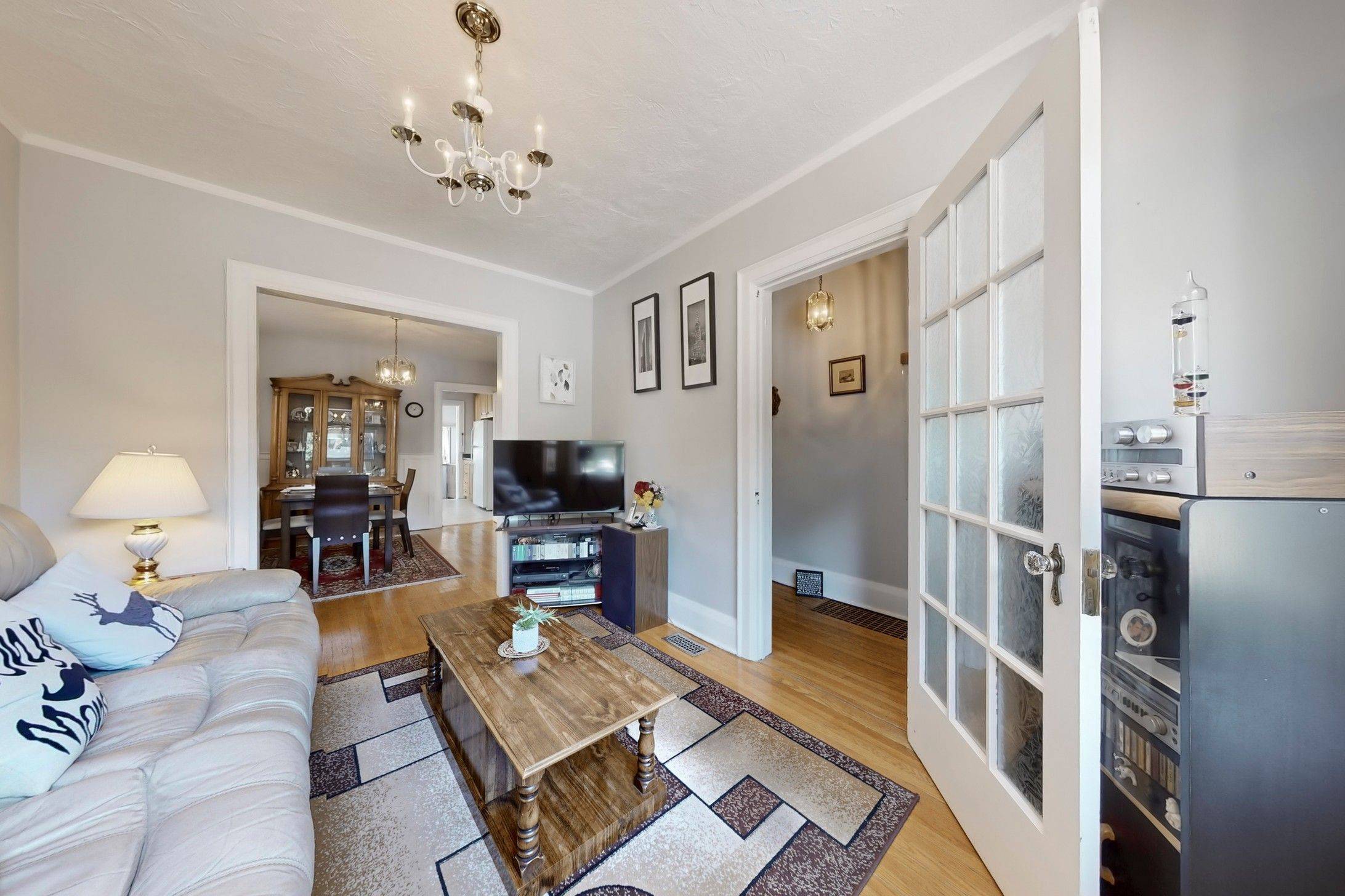 Toronto W04, ON M6N 4N5,87 Guestville AVE