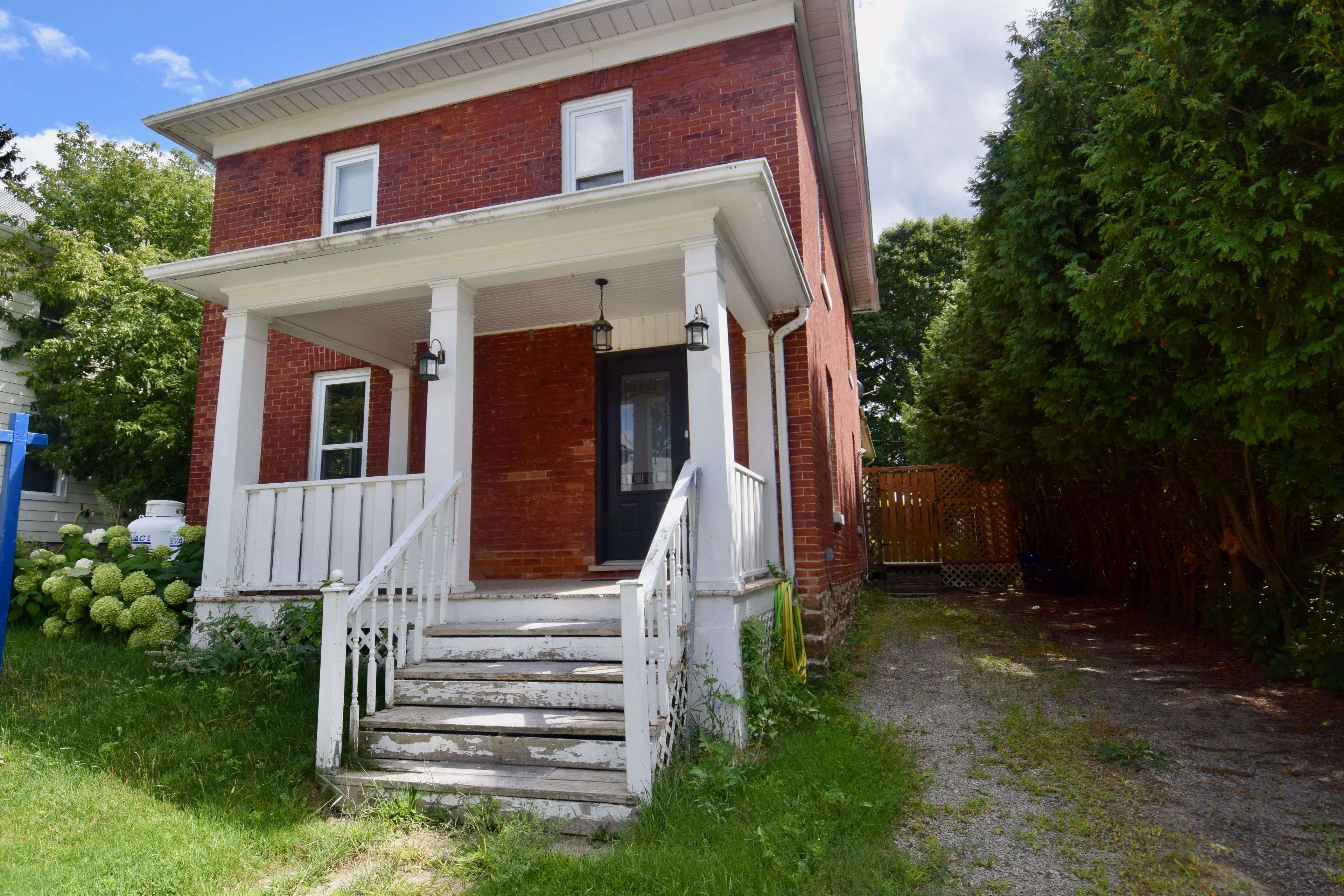 Rideau Lakes, ON K0E 1G0,36 William ST