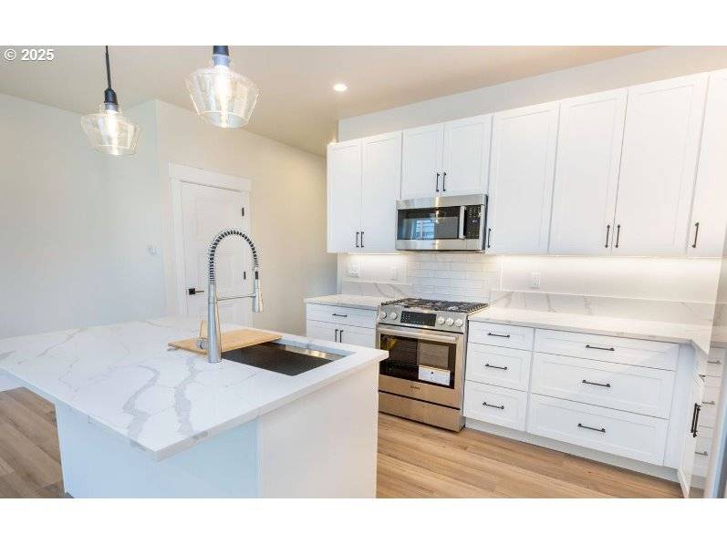 Gearhart, OR 97138,3387/3389 N Hwy 101 N