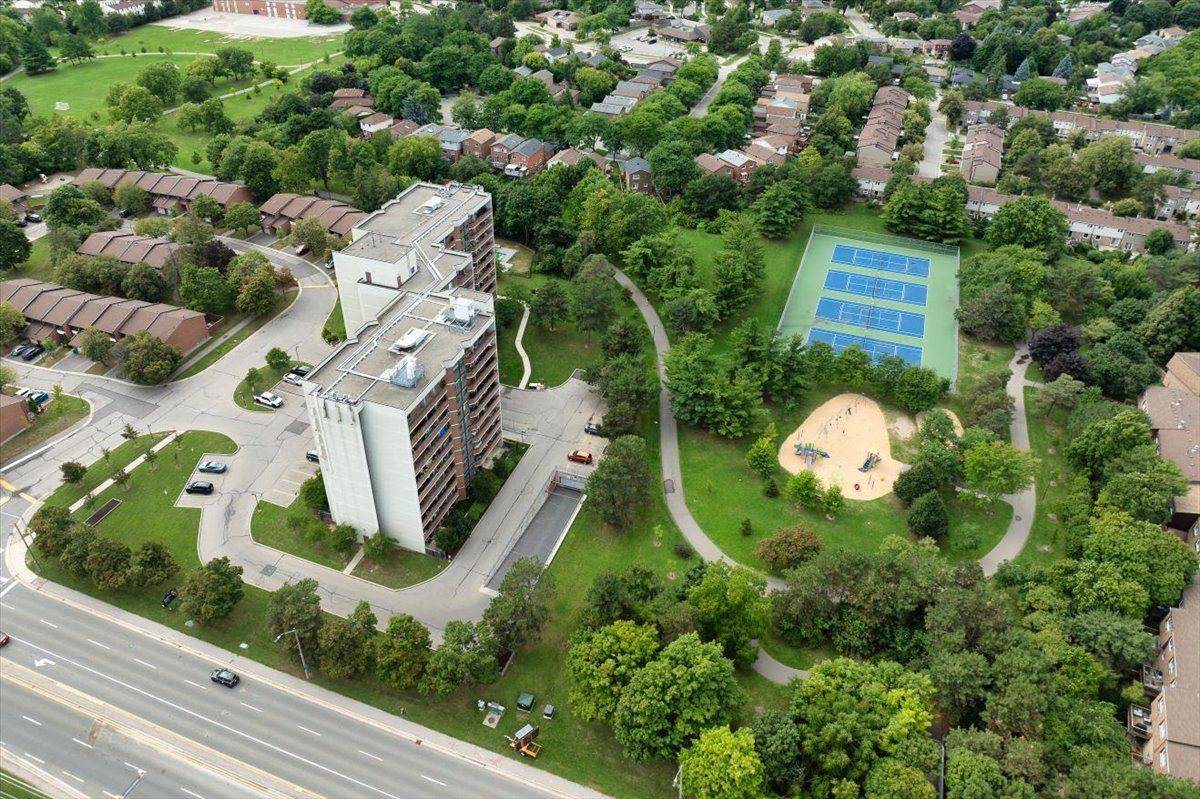 Mississauga, ON L5N 2R4,2301 Derry RD W #605