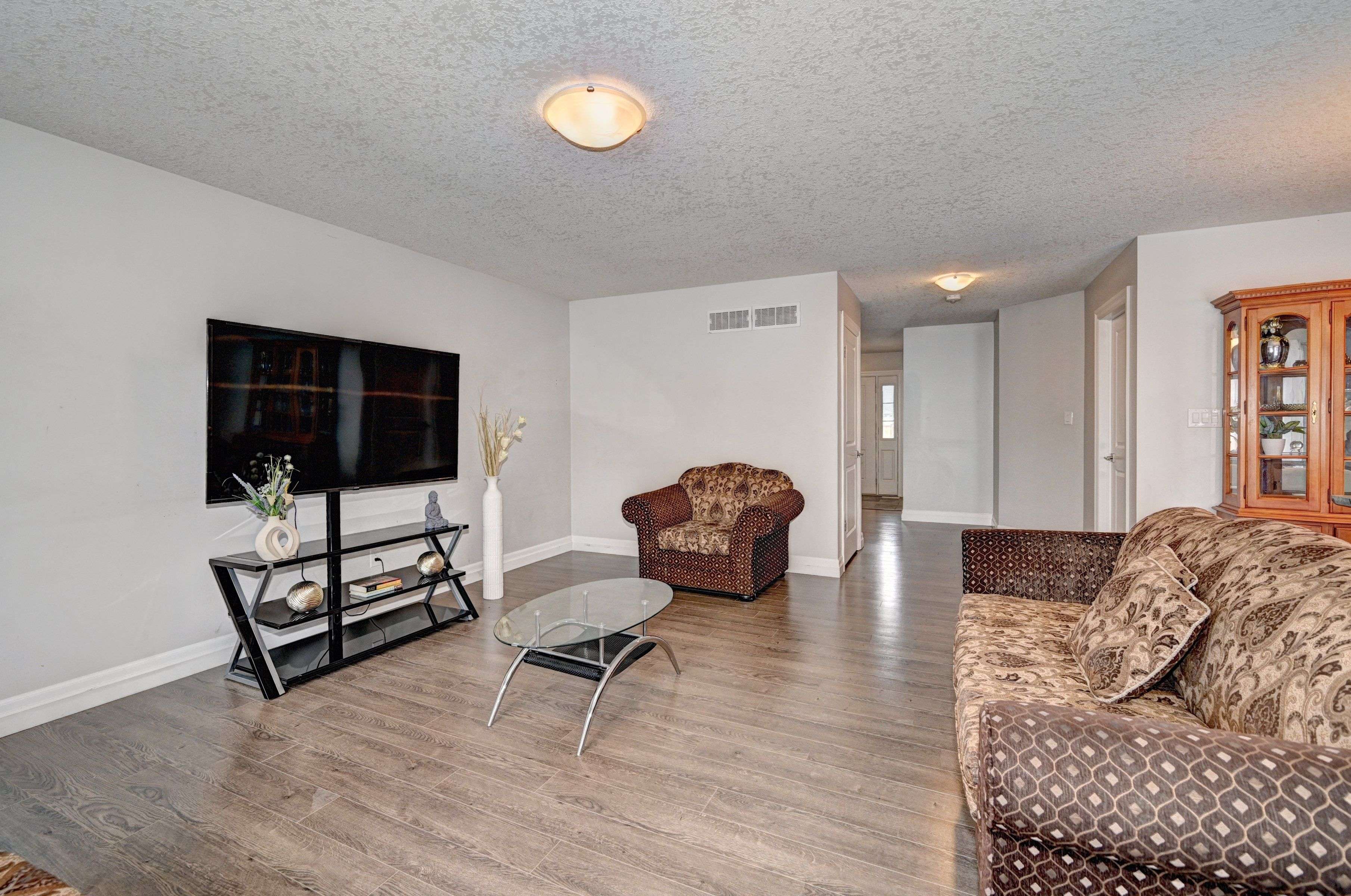 North Perth, ON N4W 1H3,815 Binning ST W