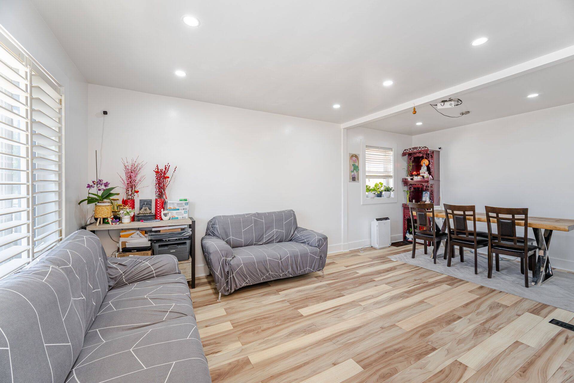 25 Handel ST, Toronto W03, ON M6N 4G2