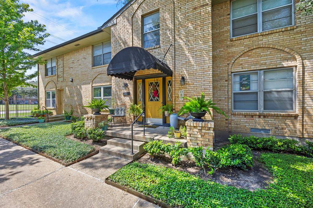 Dallas, TX 75206,5811 Sandhurst Lane #A