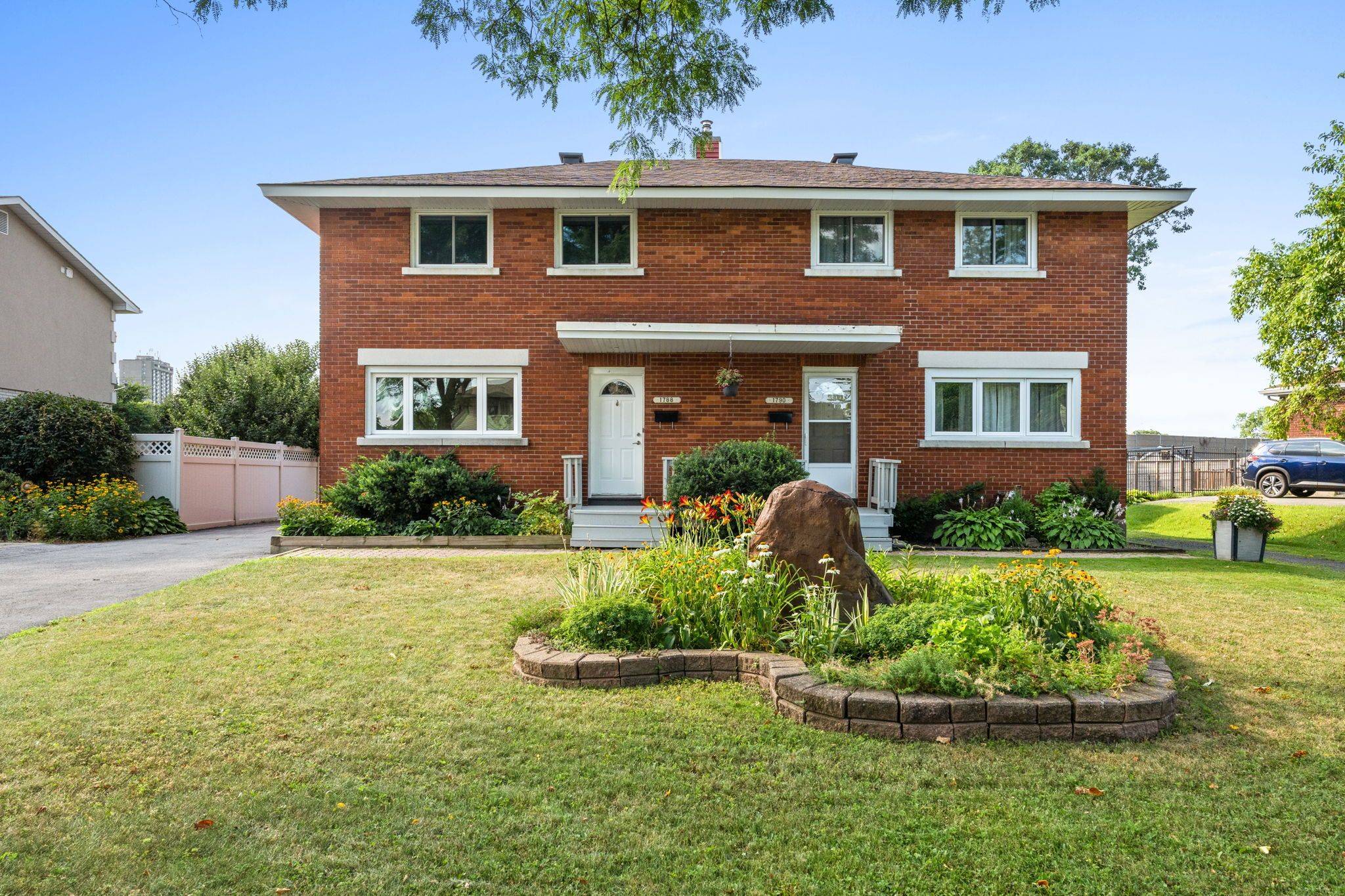 Mckellar Heights - Glabar Park And Area, ON K2A 1M1,1788 ERNEST AVE