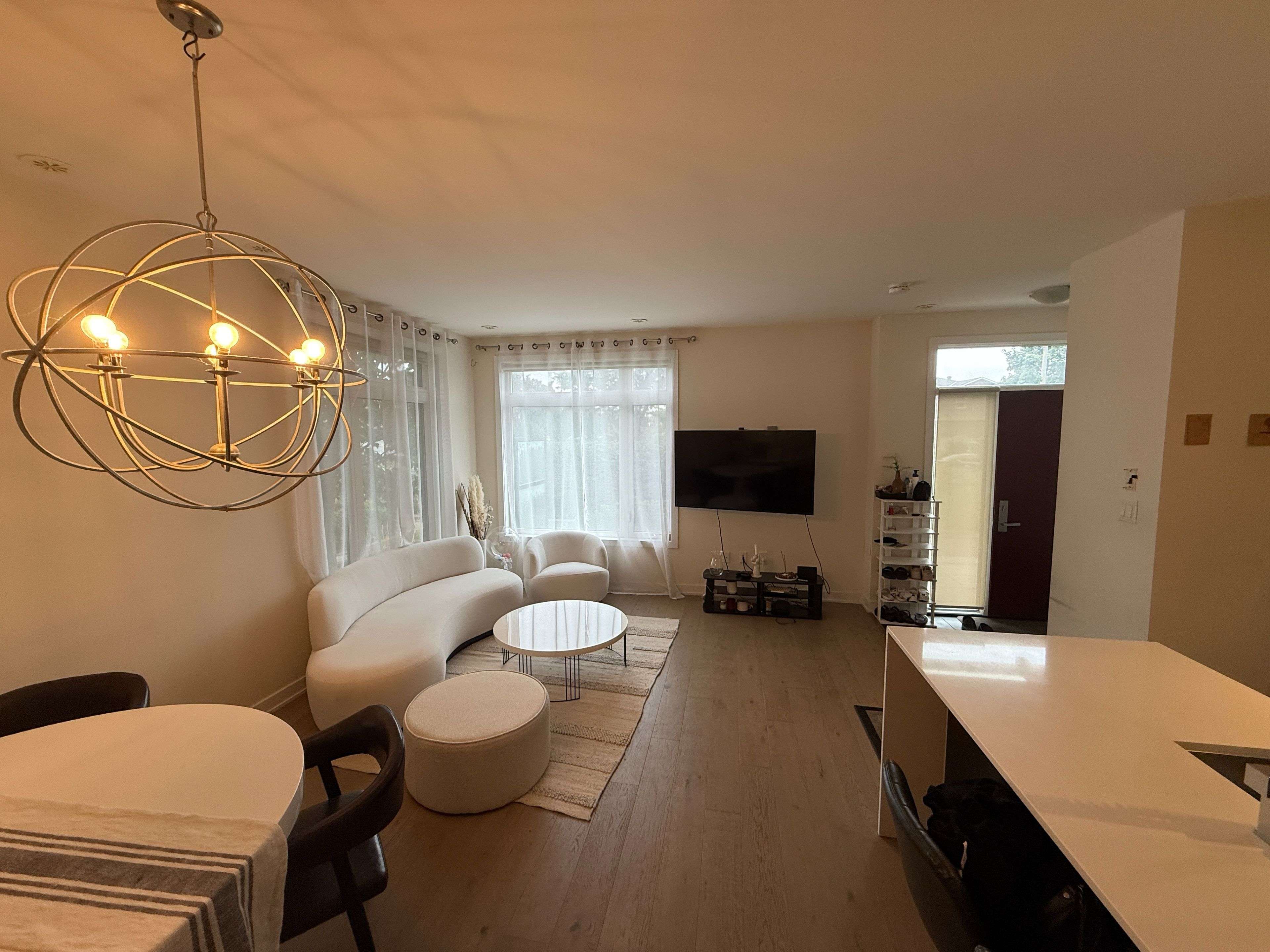 Mississauga, ON L5B 0K2,4050 Parkside Village DR #10